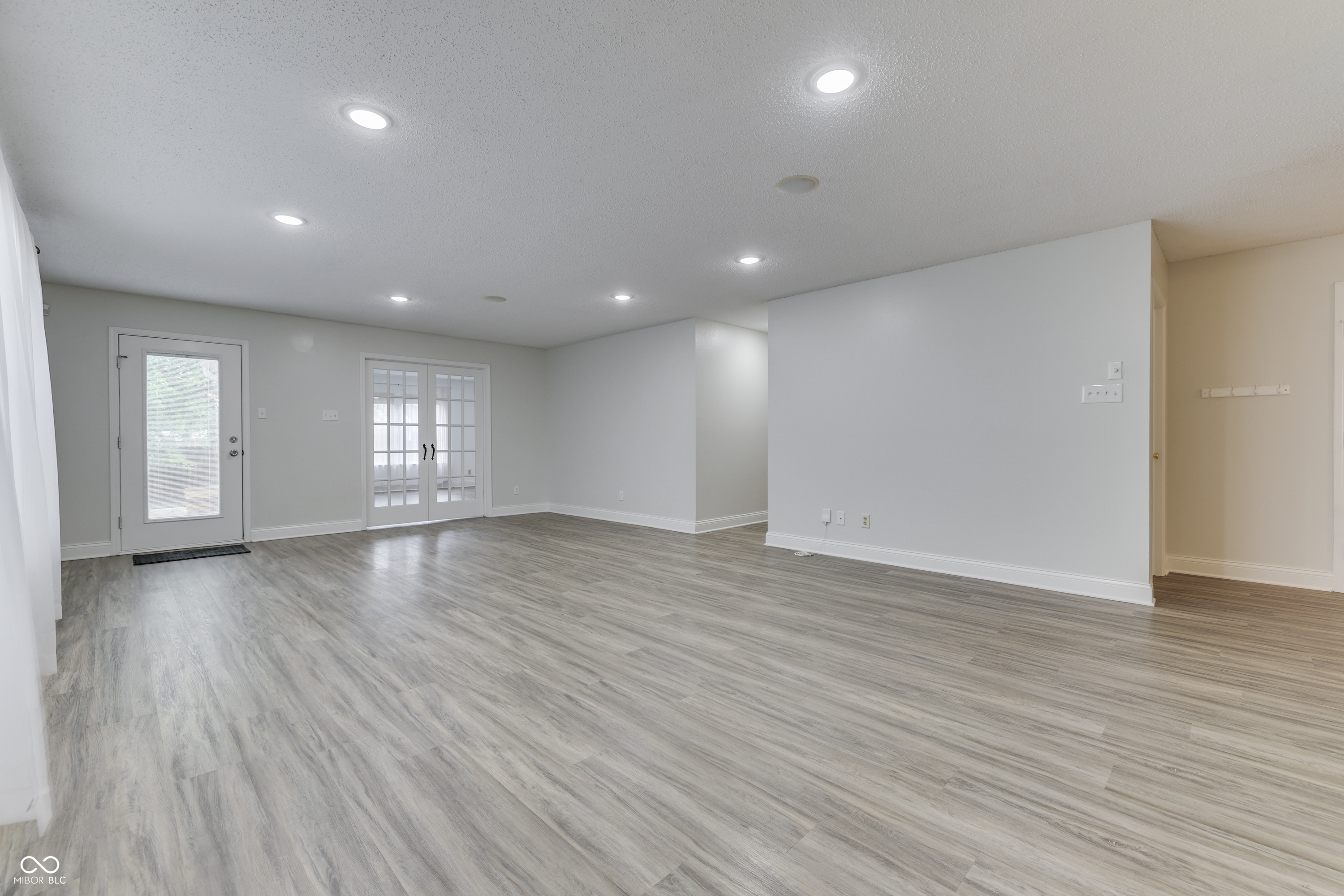 6613 Sonesta Drive
