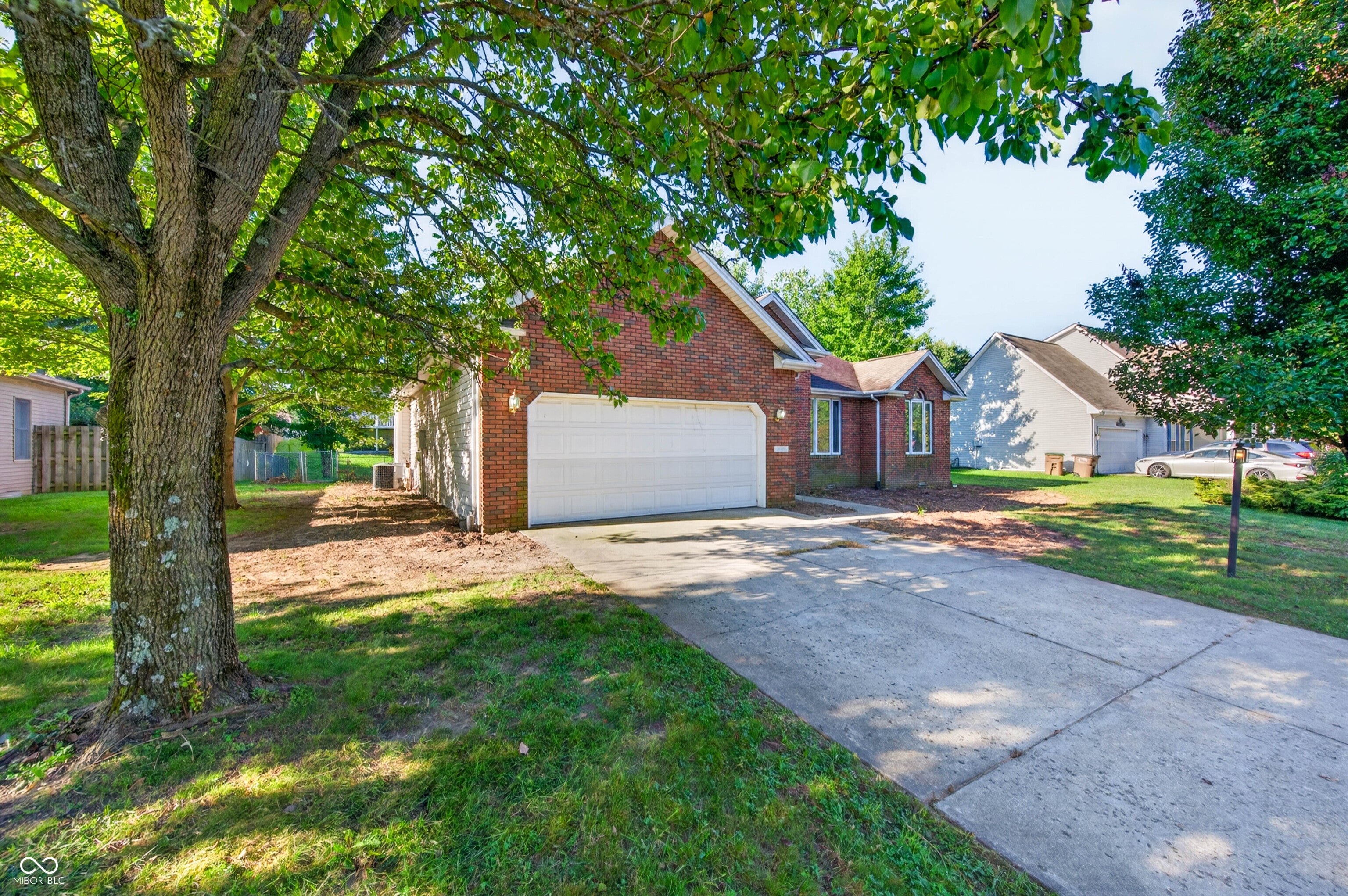 6009 E Pioneer Place