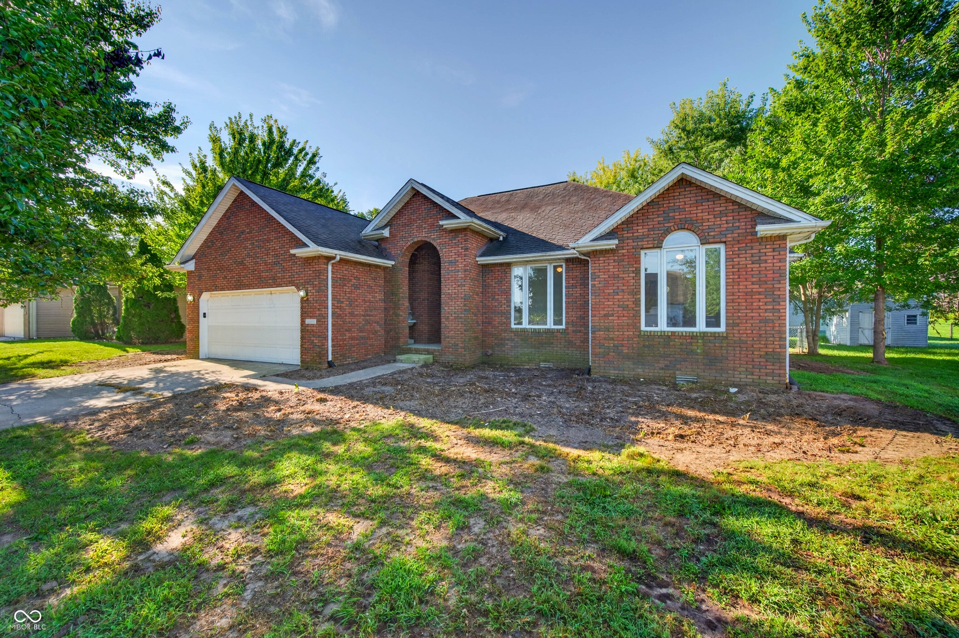 6009 E Pioneer Place