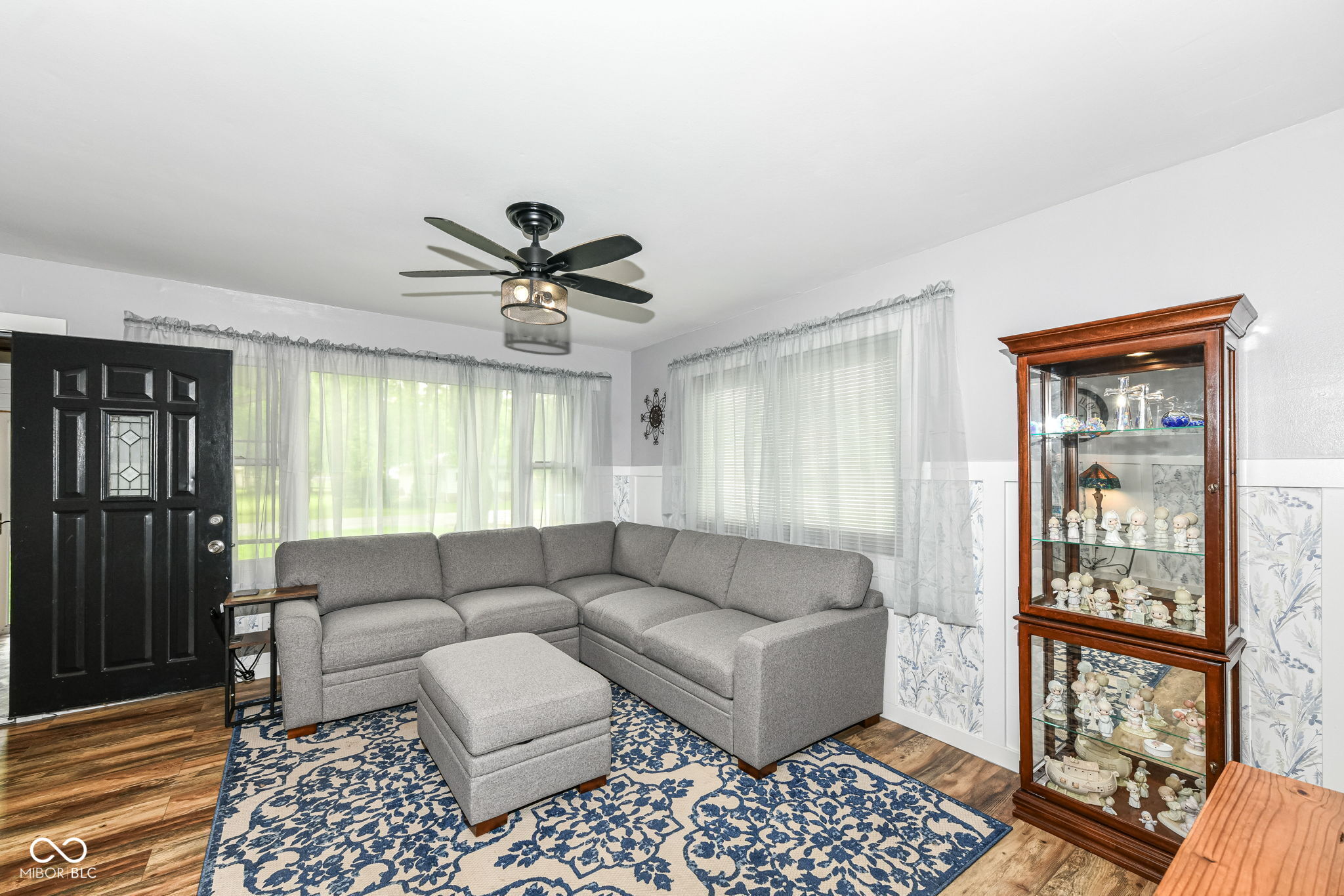 504 Broadway Avenue