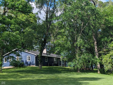 2579 E 400 N Whiteland IN 46184