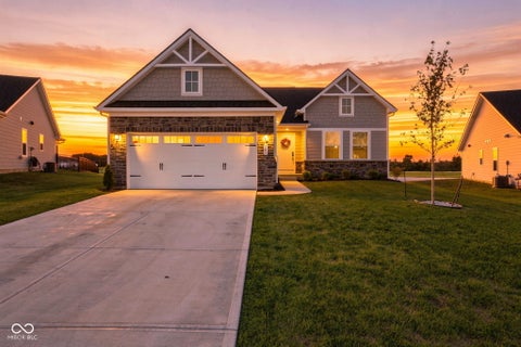 Photo of 183 Palmetto DR, Whiteland, IN 46184 (MLS # 22126677)