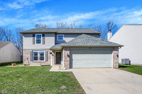 Photo of 7822 Mullis Lane, Indianapolis, IN 46237 (MLS # 22088725)
