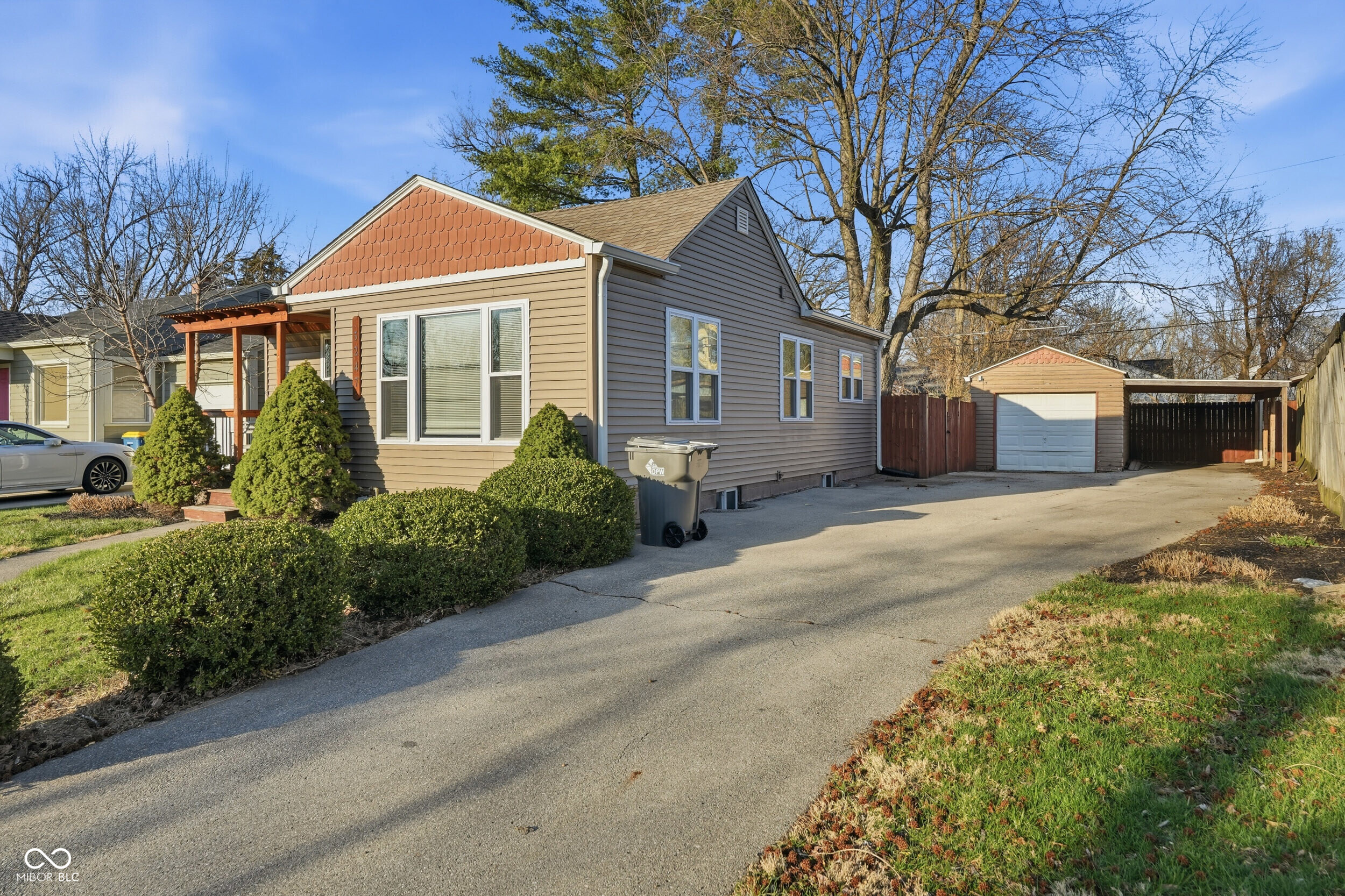 5247 Norwaldo Avenue