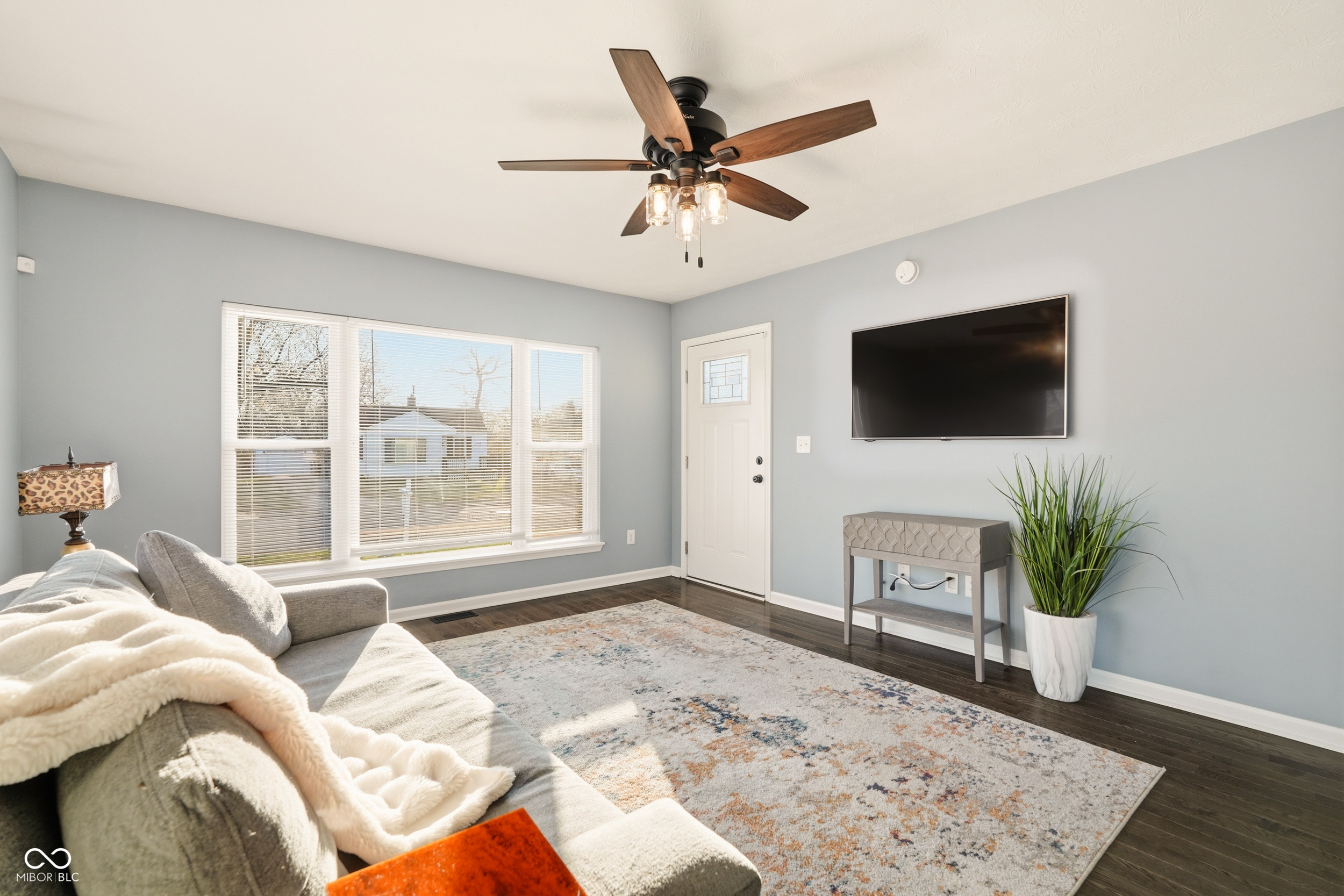 5247 Norwaldo Avenue