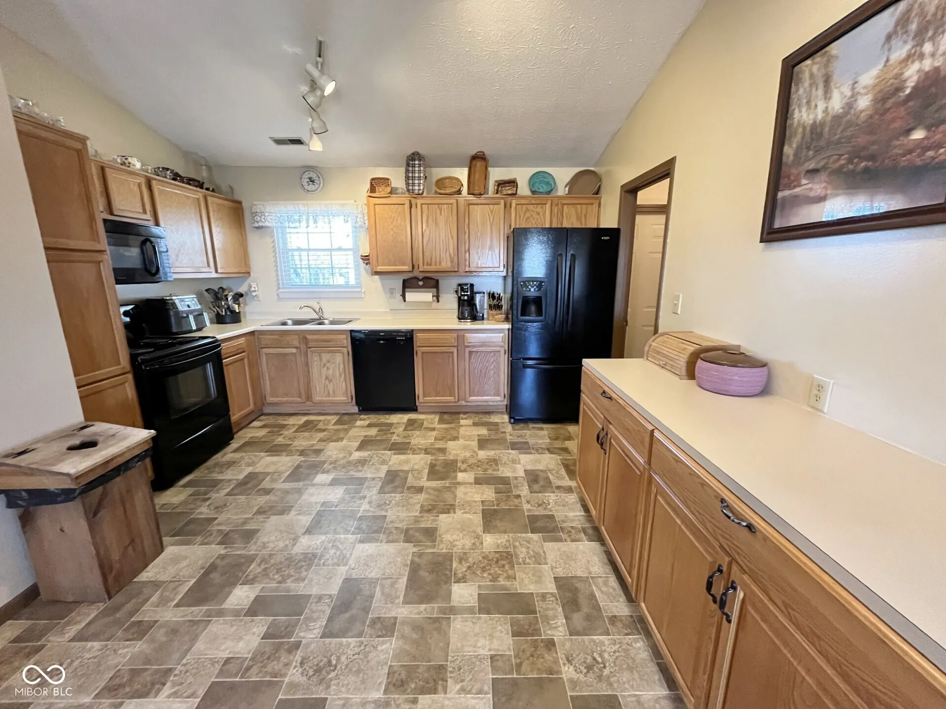 Seymour, Indiana 47274, United States, 3 Bedrooms Bedrooms, ,2 BathroomsBathrooms,Residential,Active,90646