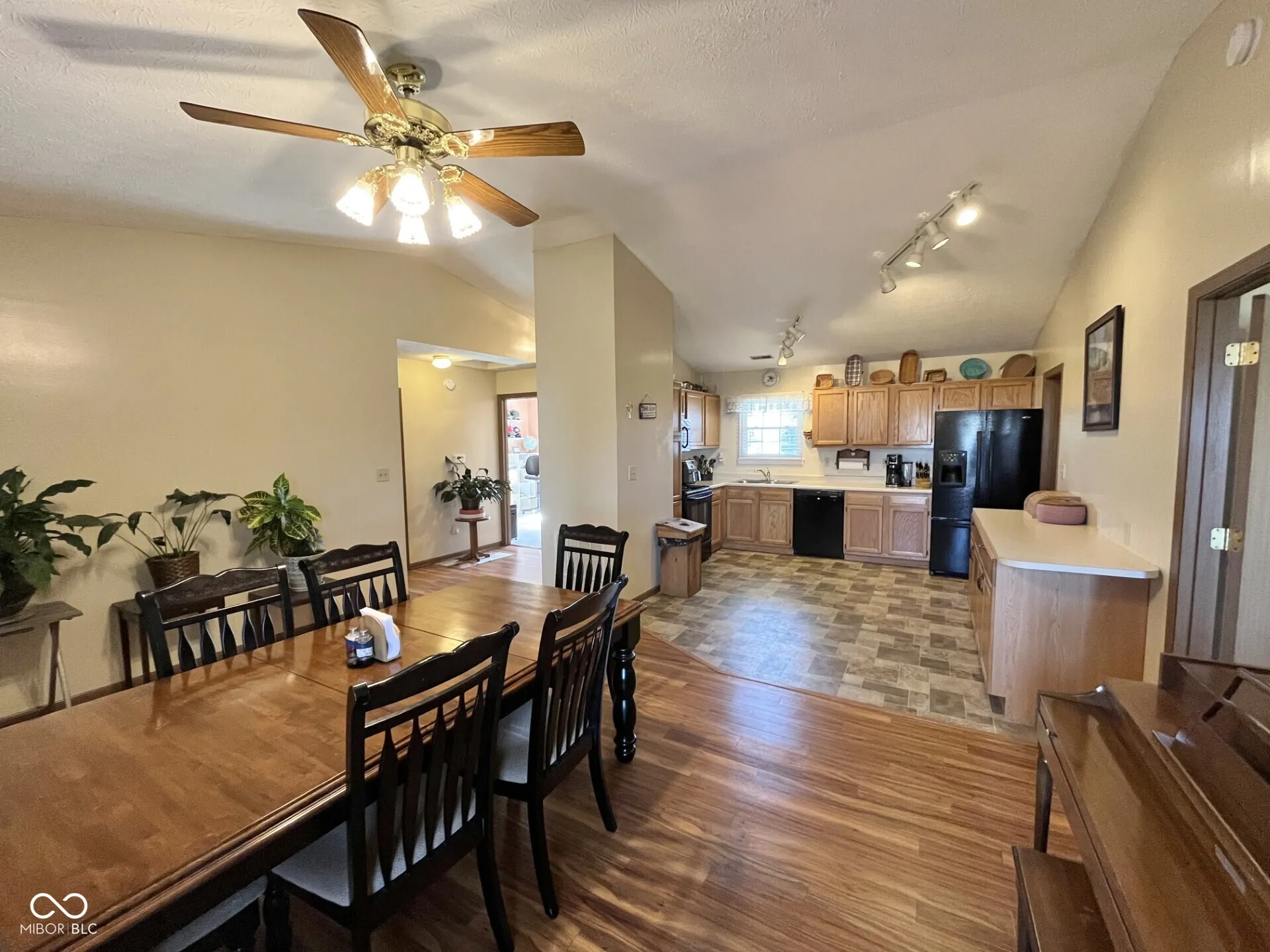 Seymour, Indiana 47274, United States, 3 Bedrooms Bedrooms, ,2 BathroomsBathrooms,Residential,Active,90646