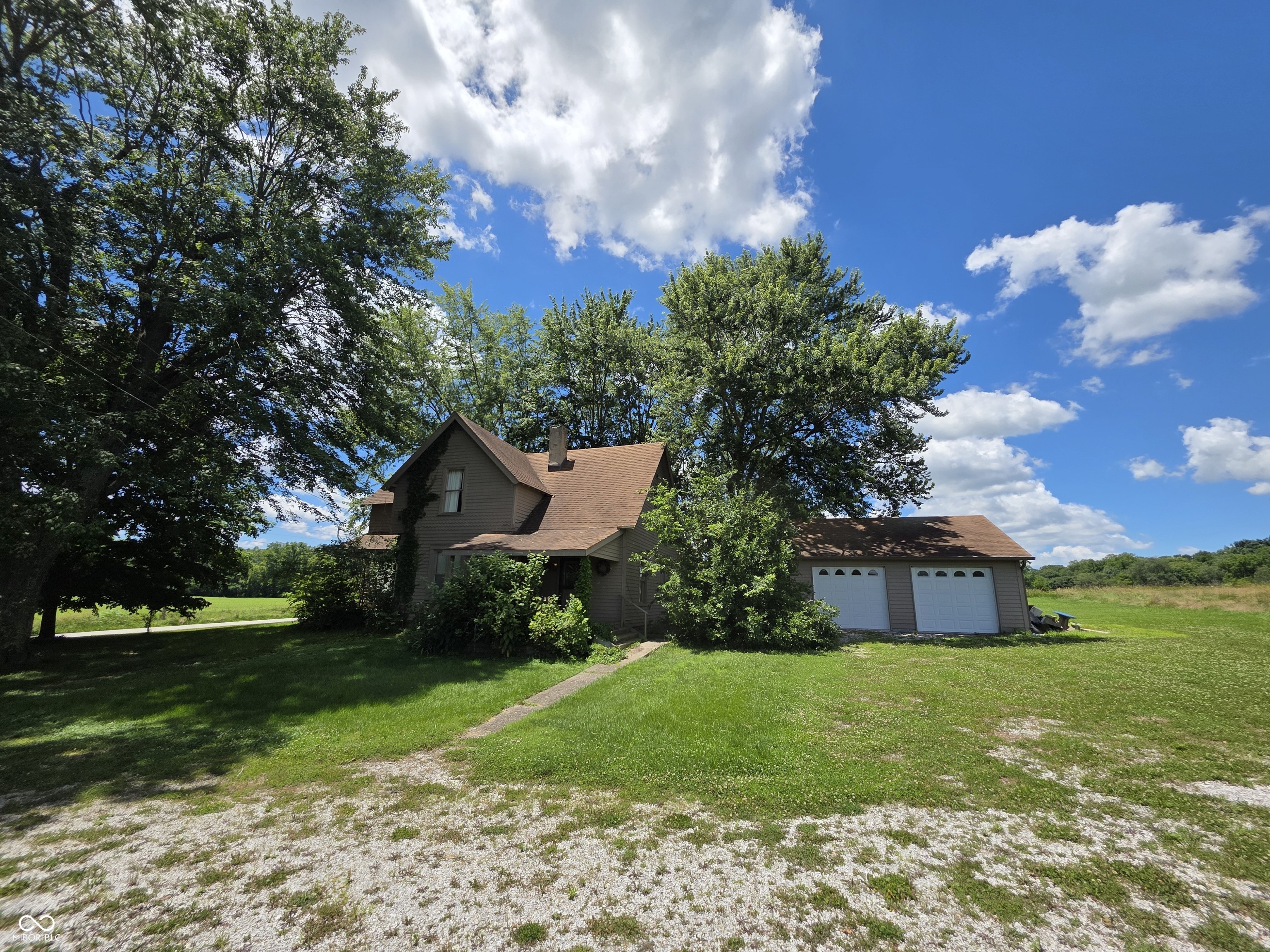 1668 W Greencastle Road