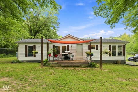 Photo of 4611 Covered Bridge Road, Nashville, IN 47448 (MLS # 22118932)