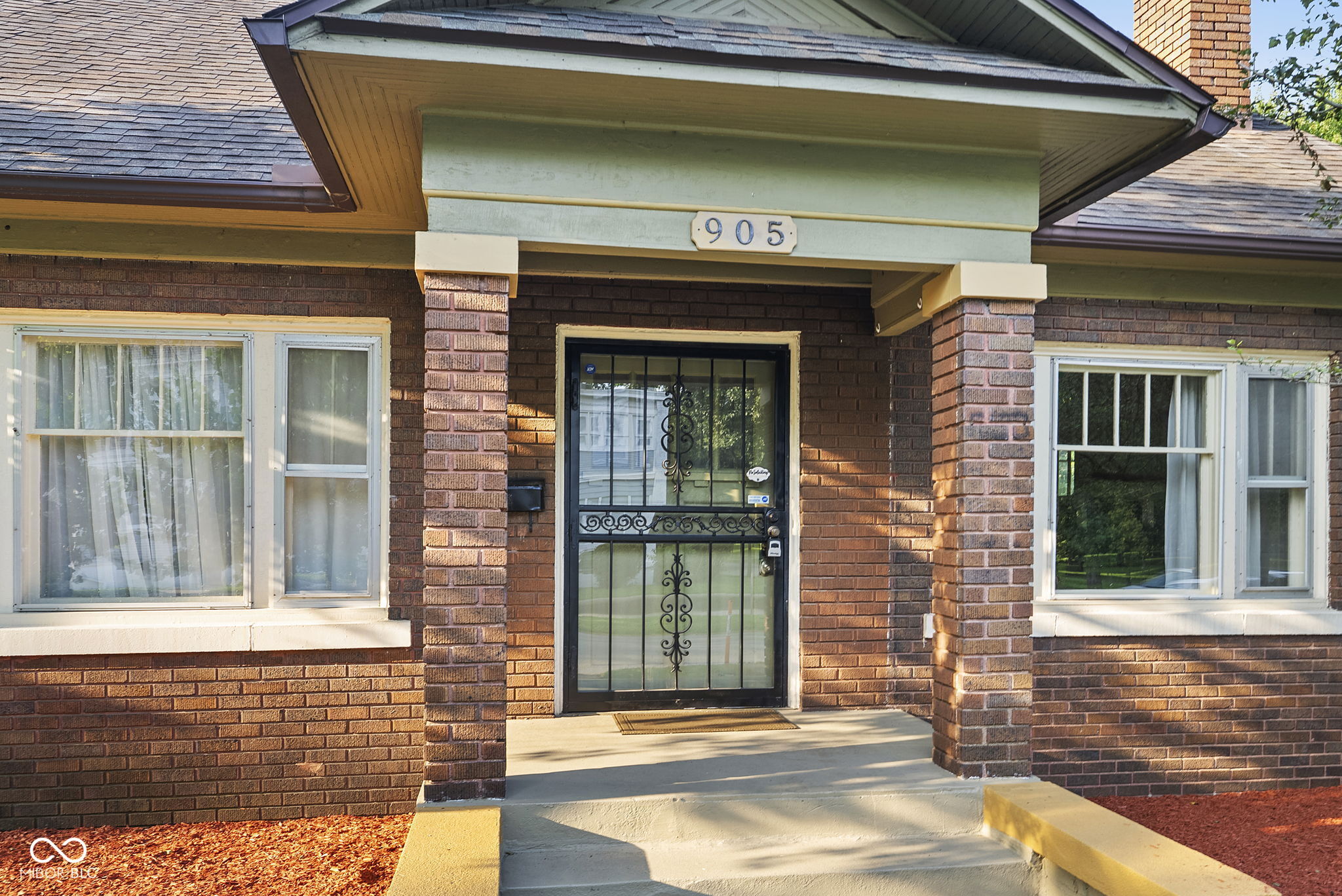 905 Maple