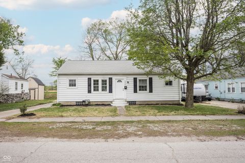 Photo of 3826 Creston Drive, Indianapolis, IN 46222 (MLS # 22095757)