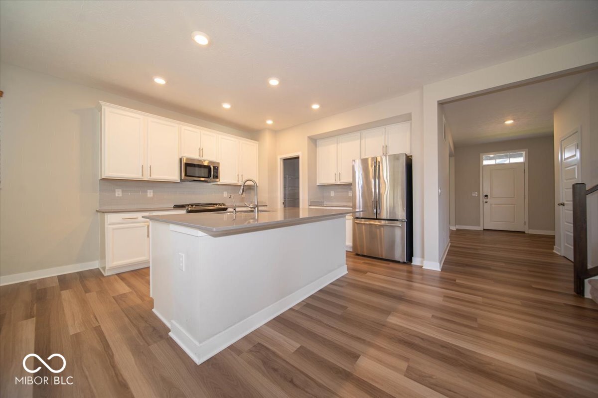 9800 Ridgecrest Lane