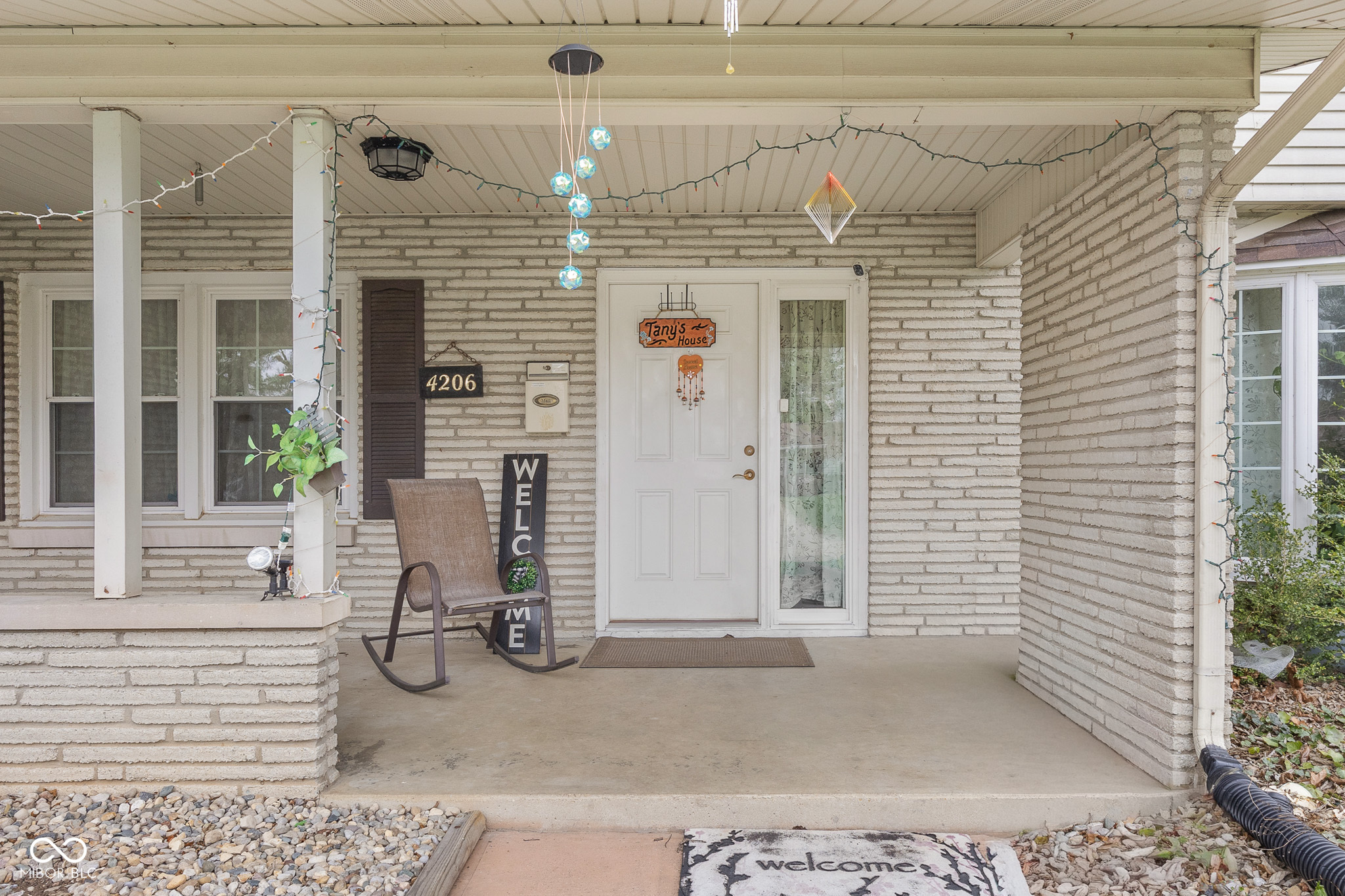 4206 Ridgeway Avenue