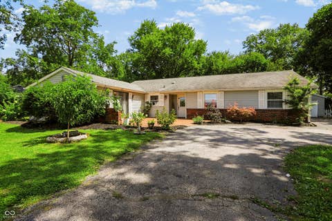 Photo of 7105 Hague Road, Indianapolis, IN 46256 (MLS # 22122401)