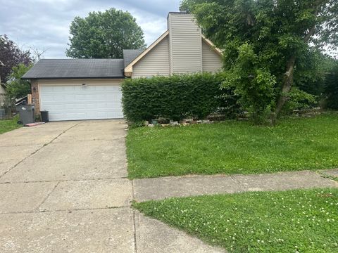 Photo of 8437 Chittimwood Drive, Indianapolis, IN 46227 (MLS # 22105957)