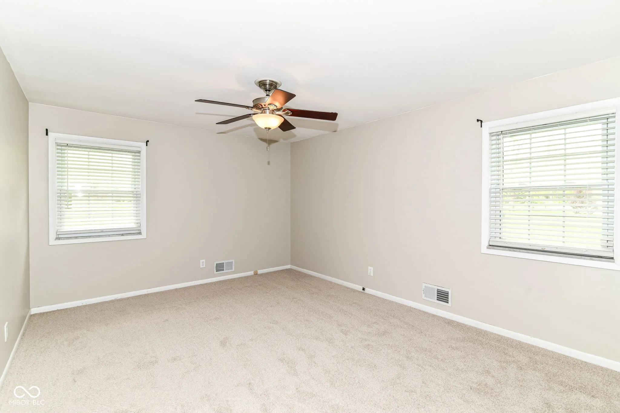 Indianapolis, Indiana 46240, United States, 3 Bedrooms Bedrooms, ,2 BathroomsBathrooms,Residential,Pending,121663