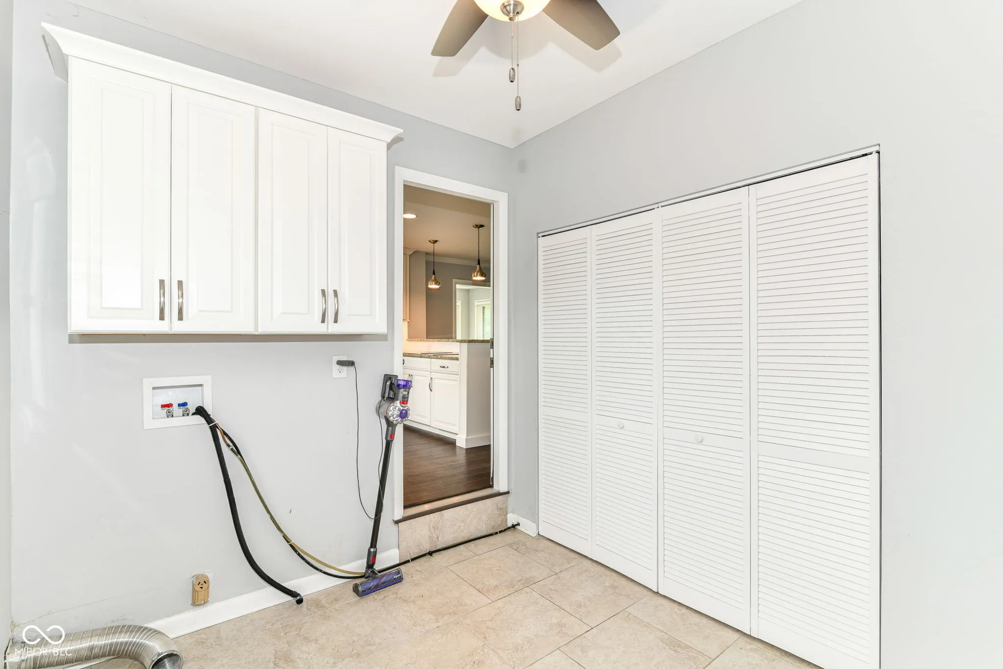 Indianapolis, Indiana 46240, United States, 3 Bedrooms Bedrooms, ,2 BathroomsBathrooms,Residential,Pending,121663