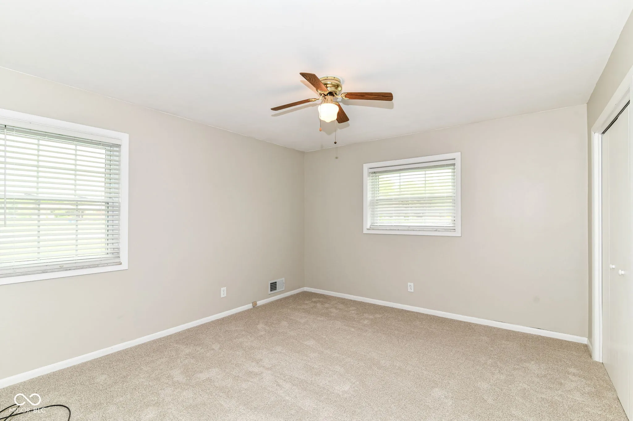 Indianapolis, Indiana 46240, United States, 3 Bedrooms Bedrooms, ,2 BathroomsBathrooms,Residential,Pending,121663