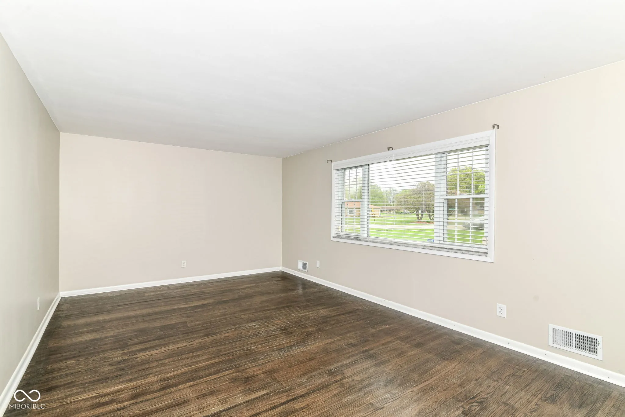 Indianapolis, Indiana 46240, United States, 3 Bedrooms Bedrooms, ,2 BathroomsBathrooms,Residential,Pending,121663