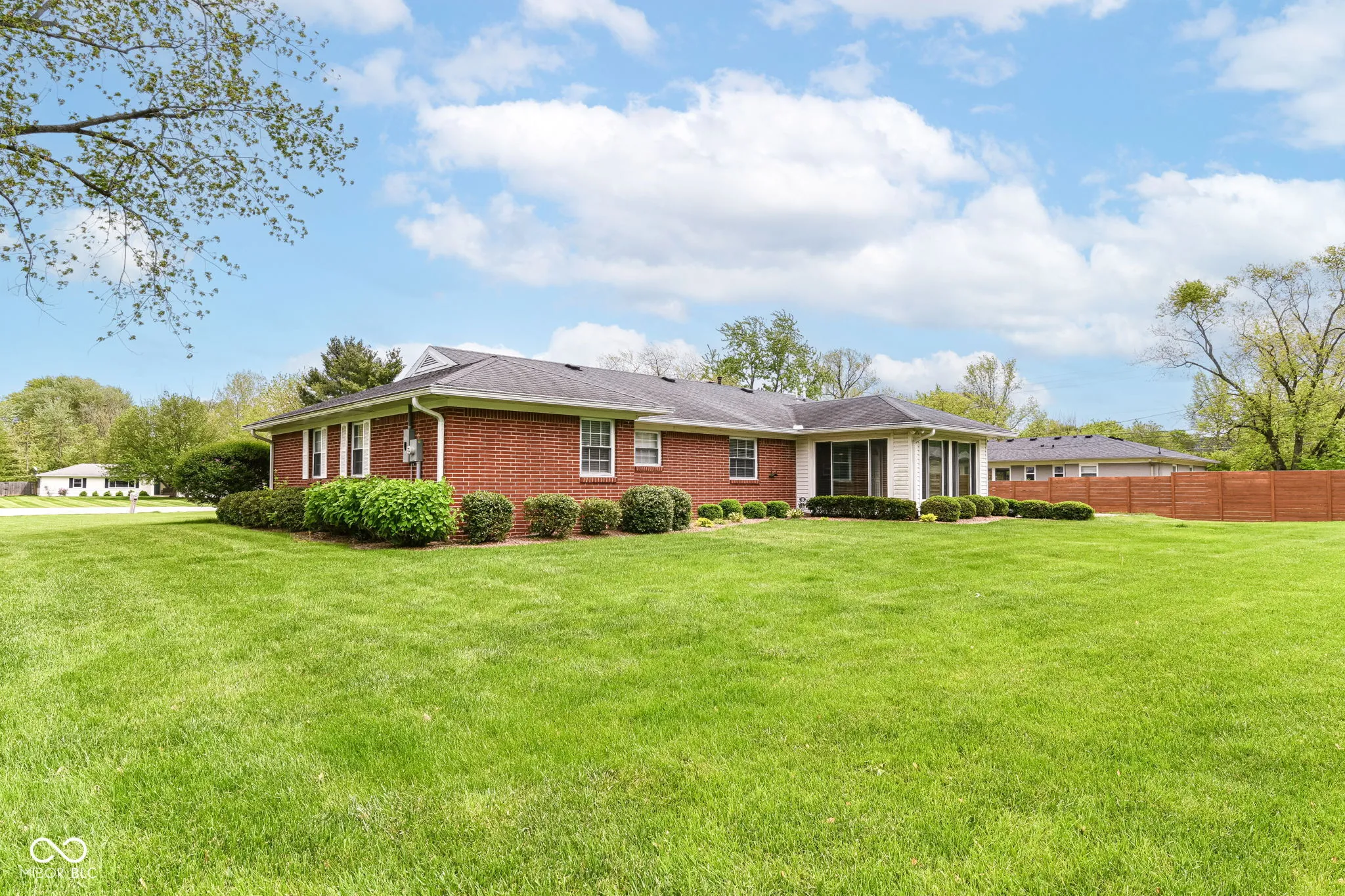 Indianapolis, Indiana 46240, United States, 3 Bedrooms Bedrooms, ,2 BathroomsBathrooms,Residential,Pending,121663