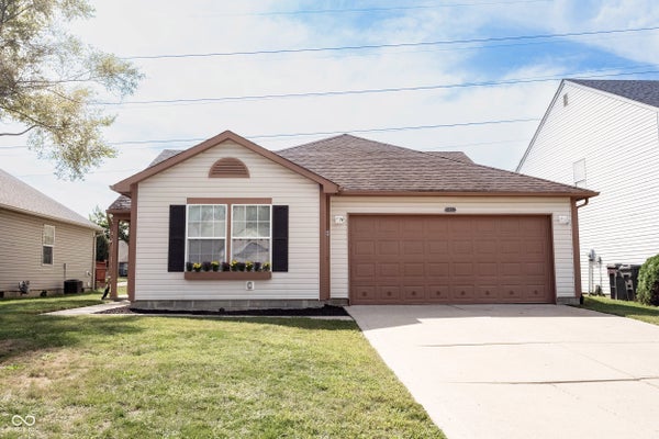 10833 TEALPOINT DR, INDIANAPOLIS, IN 46229 - Image 9b08cccfda93a29c33fb08b3cba68b2d/2108765627