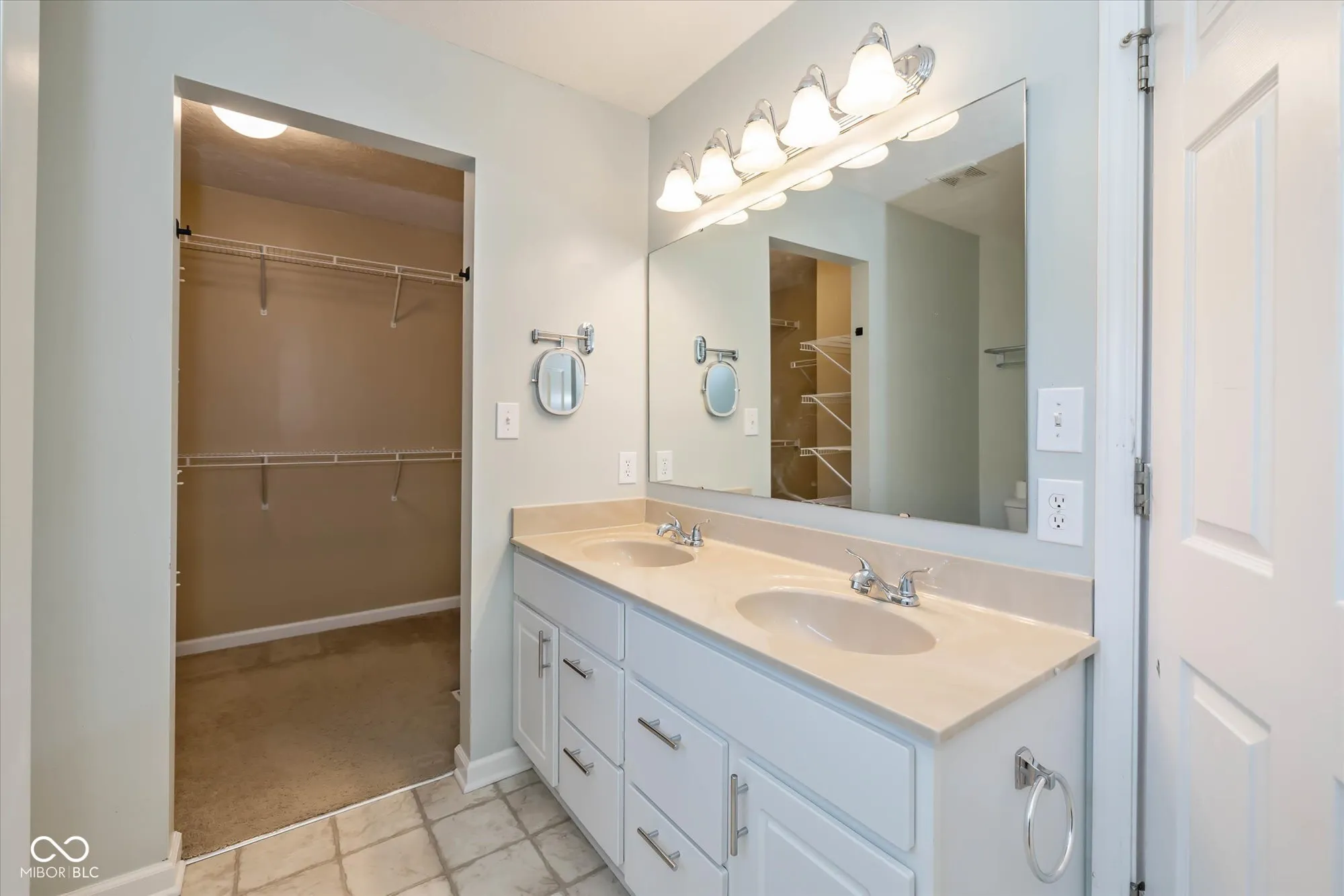 Avon, Indiana 46123, United States, 3 Bedrooms Bedrooms, ,3 BathroomsBathrooms,Residential,Pending,12378