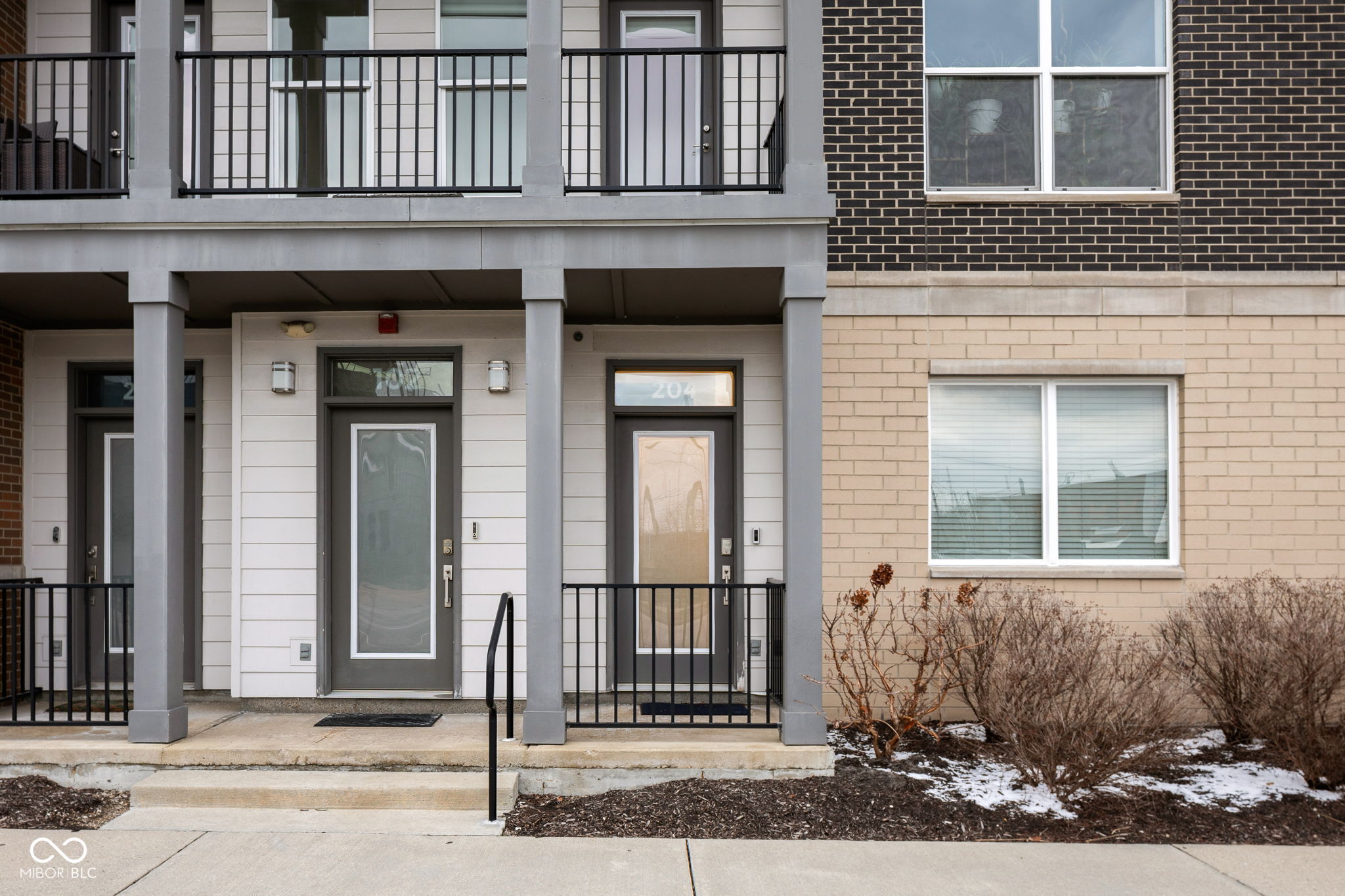 727 N Illinois Street 204