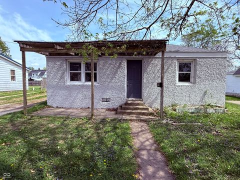 Photo of 2328 Lafayette Street, Anderson, IN 46012 (MLS # 22095011)
