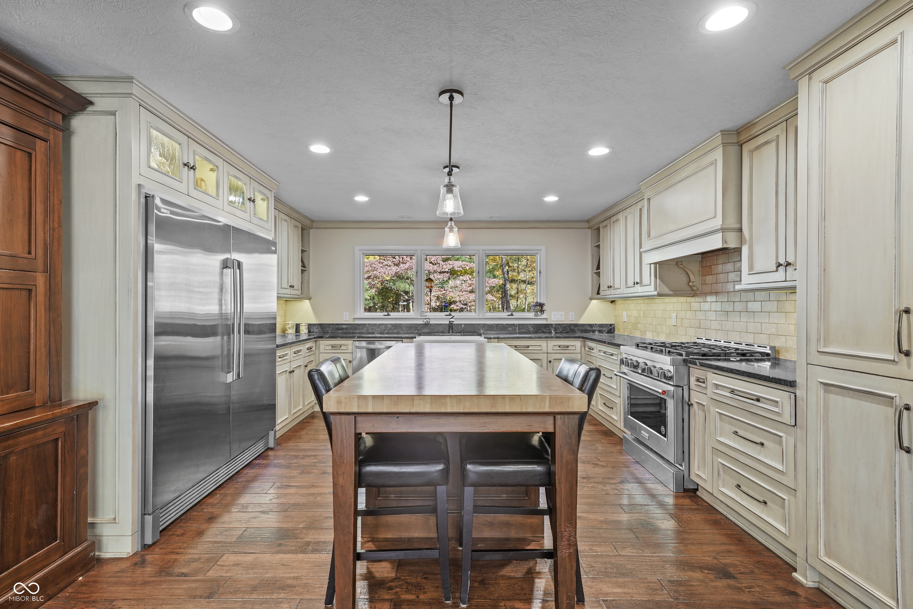 11416 Forest Knoll Circle