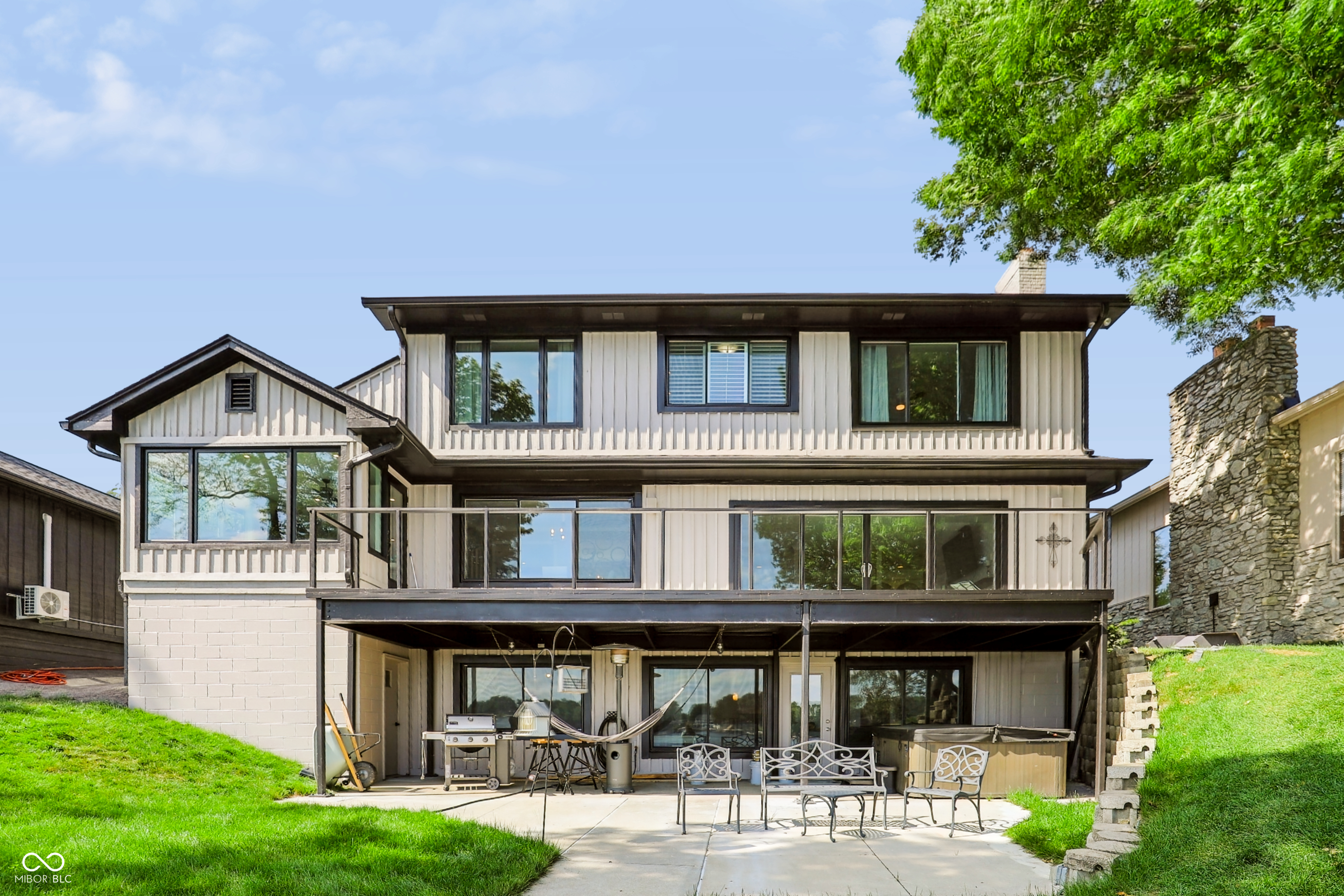 1529 Bayswater Lane