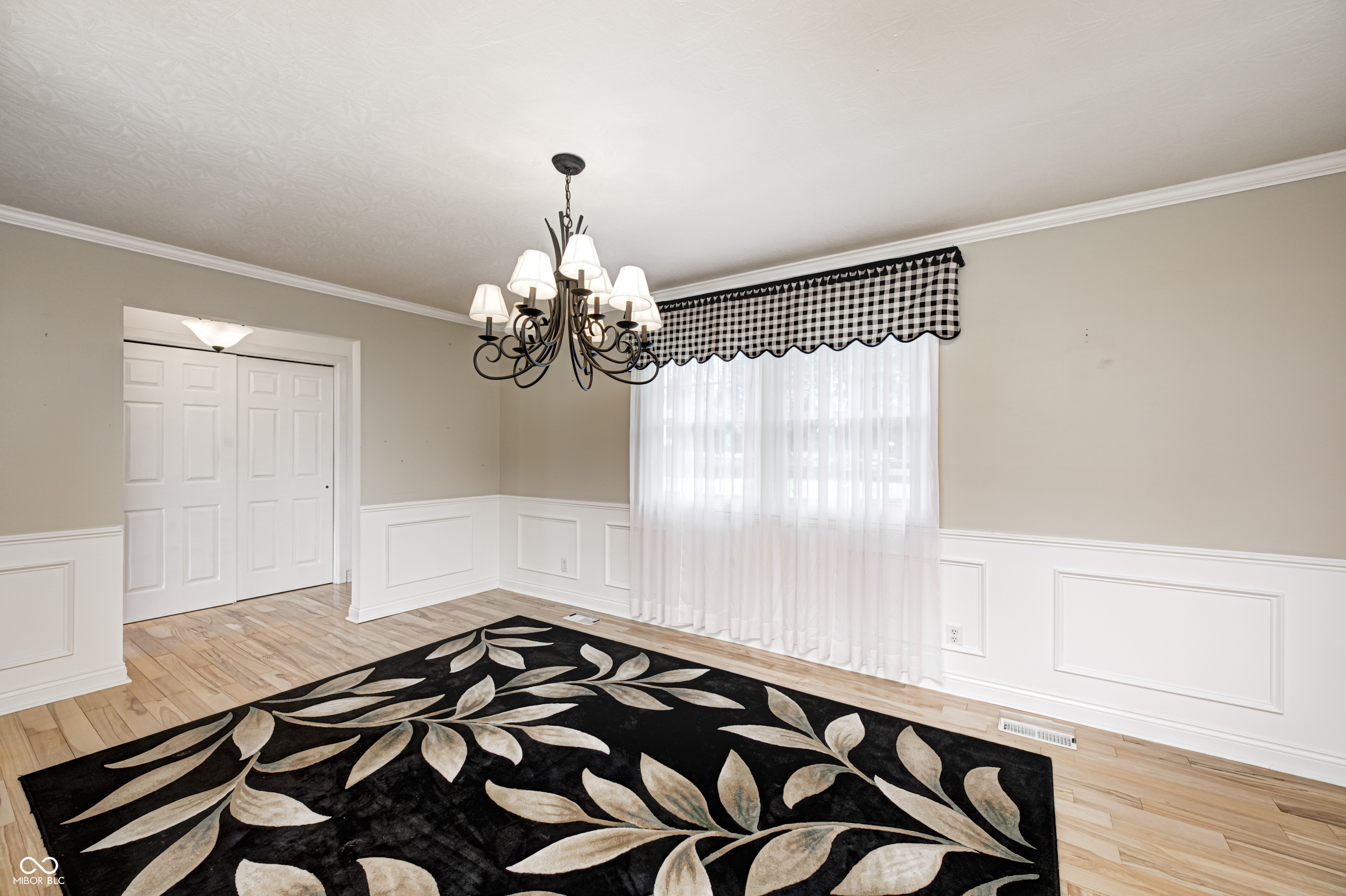 303 E County Road 500 N