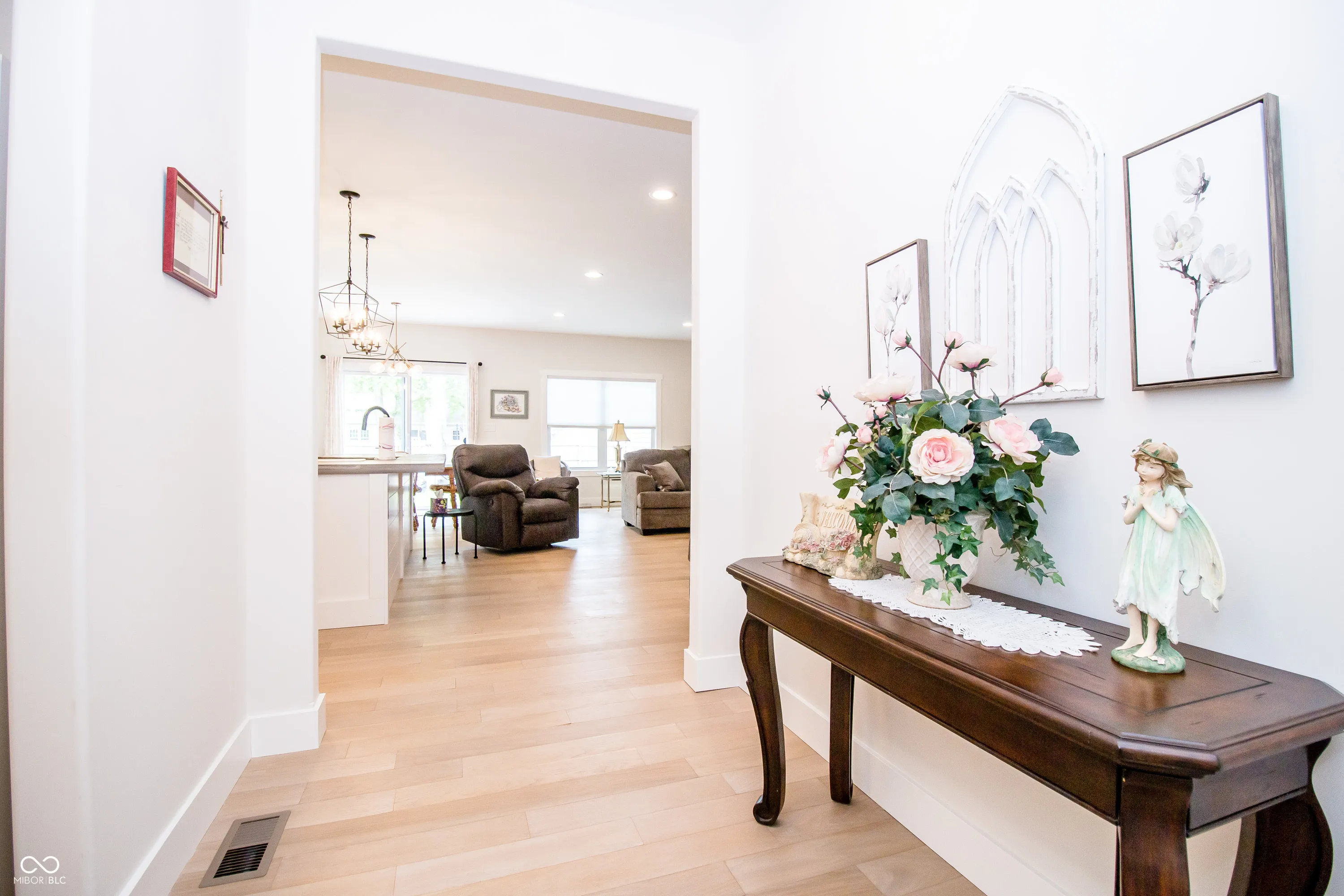 Columbus, Indiana 47201, United States, 3 Bedrooms Bedrooms, ,2 BathroomsBathrooms,Residential,Active,129902