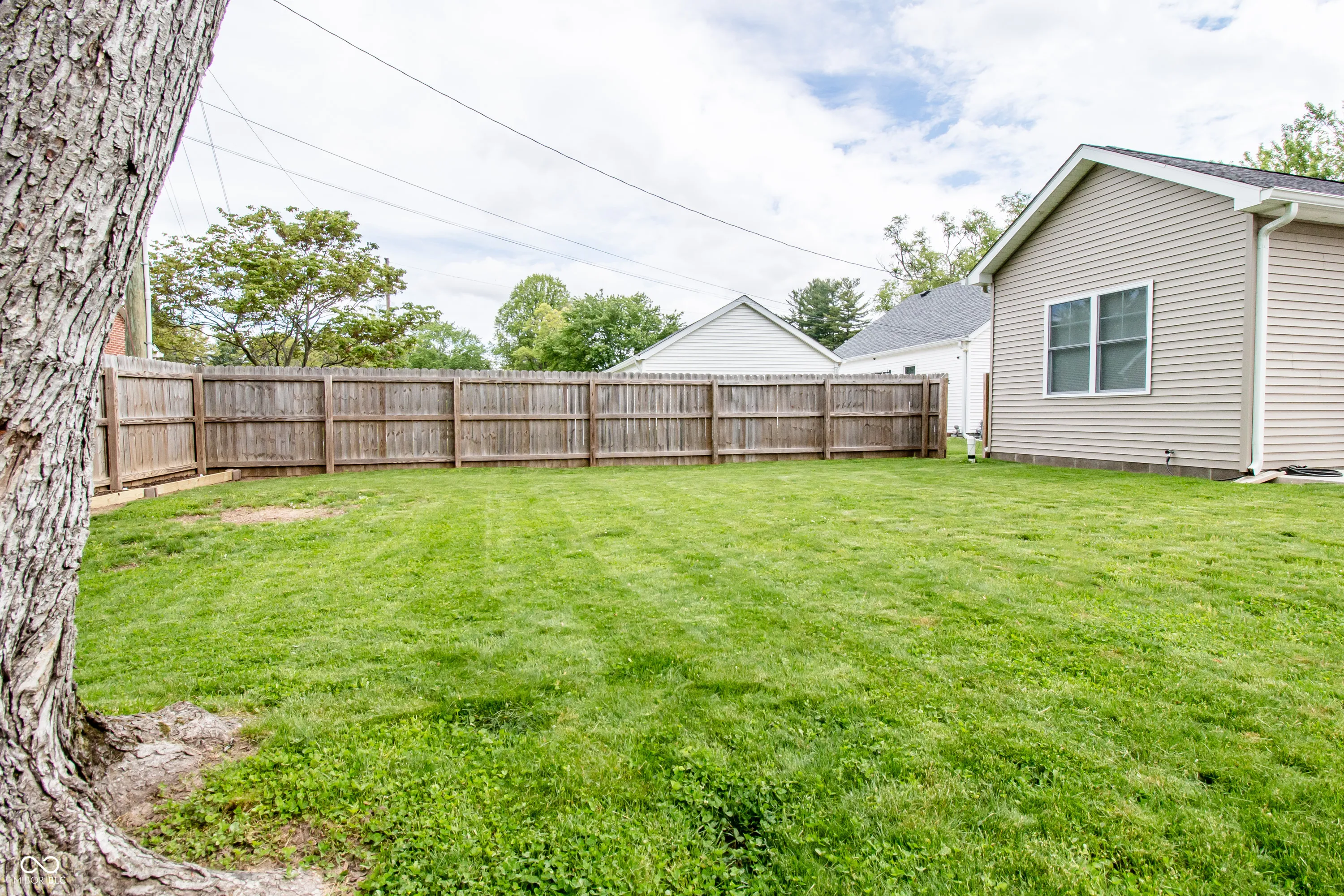 Columbus, Indiana 47201, United States, 3 Bedrooms Bedrooms, ,2 BathroomsBathrooms,Residential,Active,129902