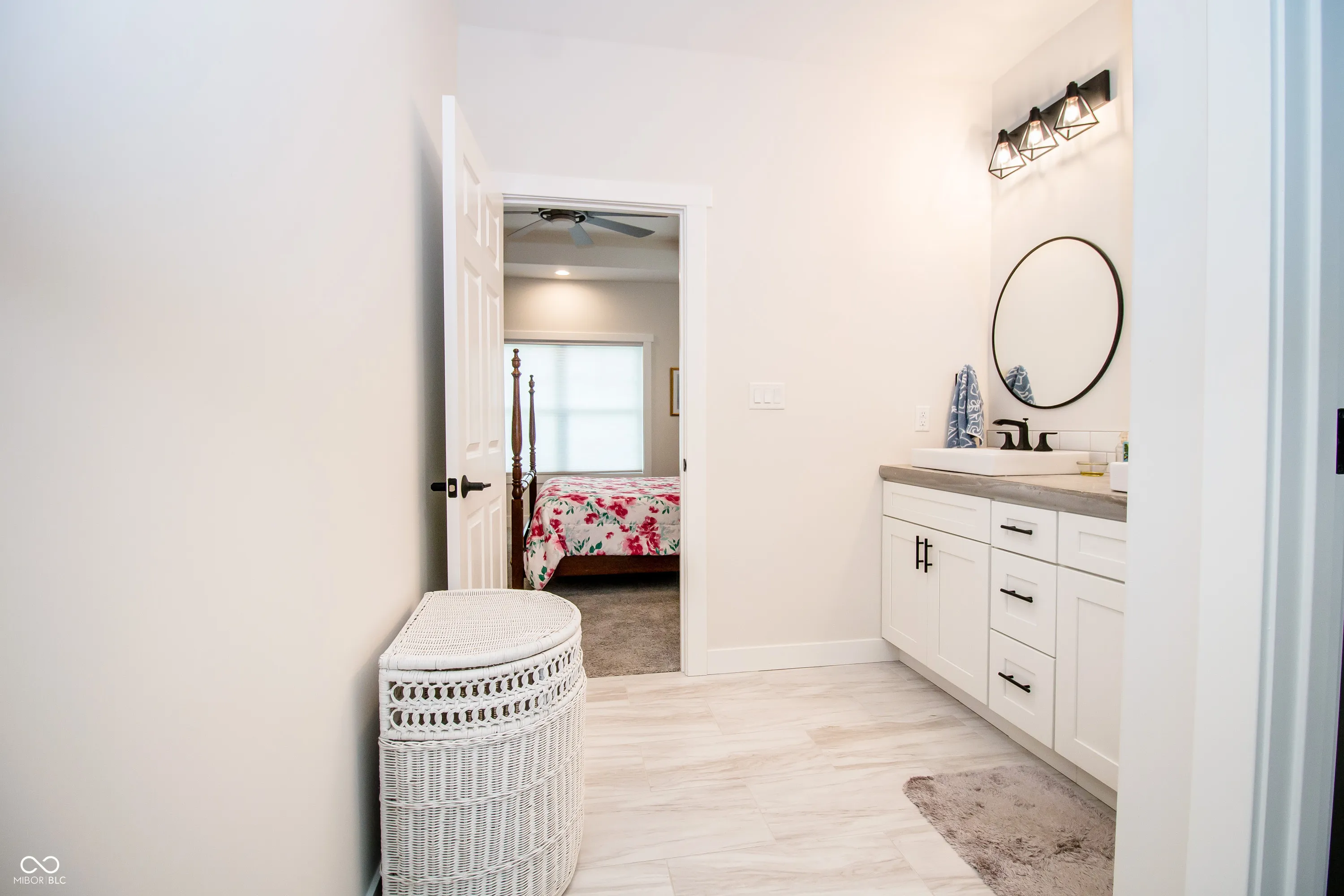 Columbus, Indiana 47201, United States, 3 Bedrooms Bedrooms, ,2 BathroomsBathrooms,Residential,Active,129902