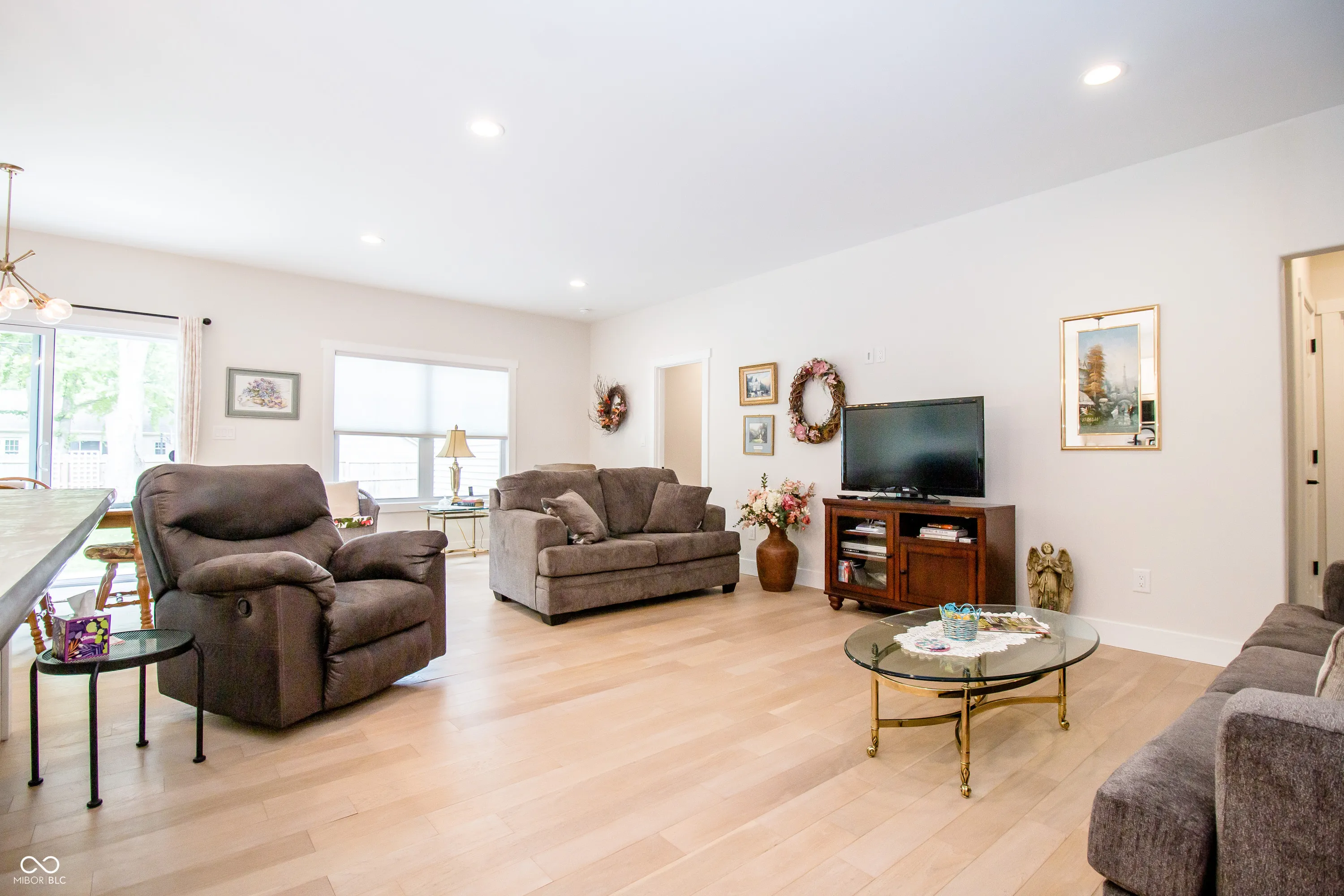 Columbus, Indiana 47201, United States, 3 Bedrooms Bedrooms, ,2 BathroomsBathrooms,Residential,Active,129902