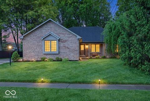 Photo of 5475 Steven Drive, Greenwood, IN 46142 (MLS # 22097920)