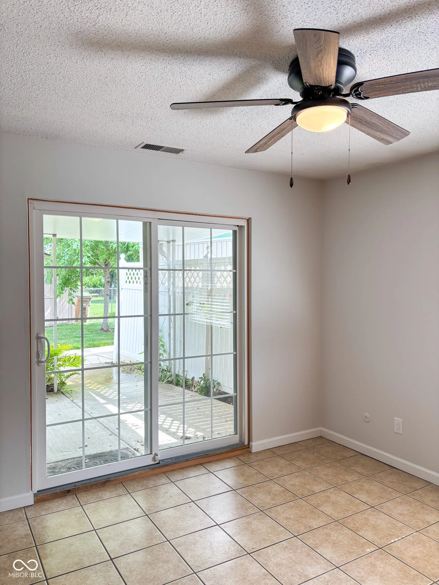 Columbus, Indiana 47201, United States, 2 Bedrooms Bedrooms, ,2 BathroomsBathrooms,Residential,Active,162664