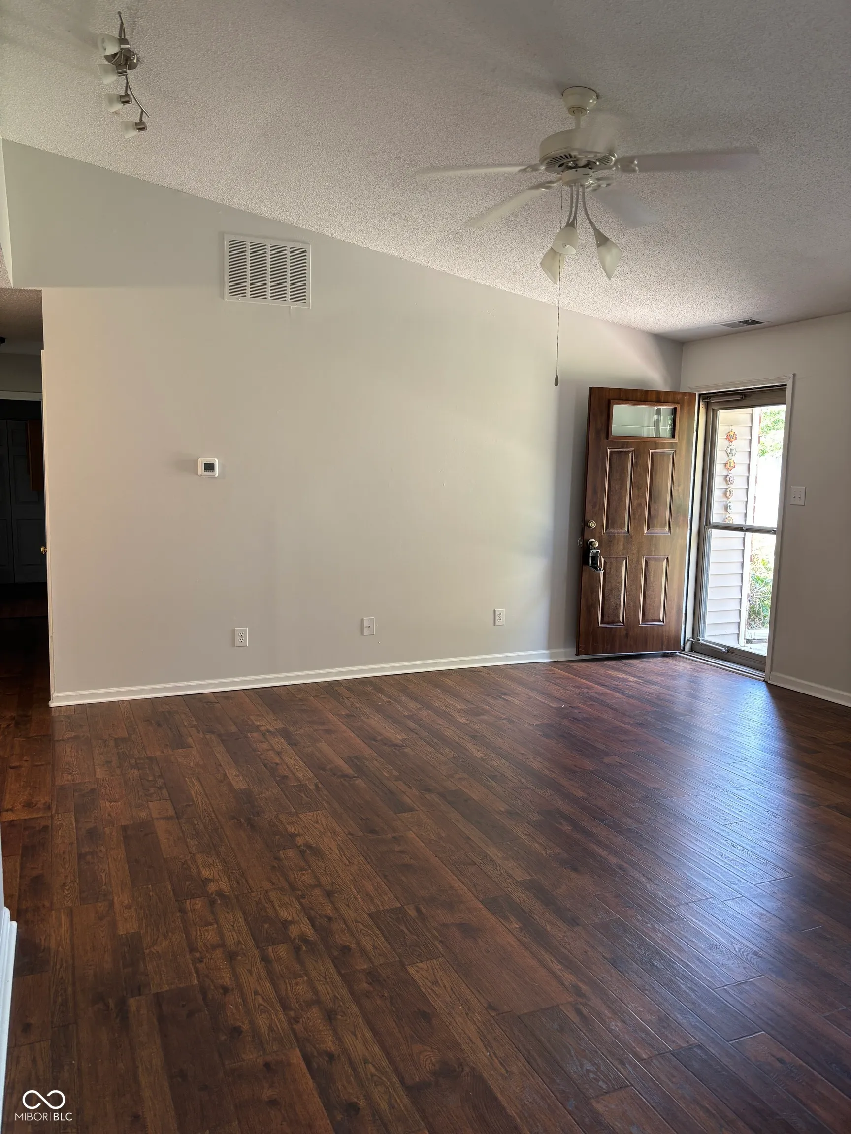 Columbus, Indiana 47201, United States, 2 Bedrooms Bedrooms, ,2 BathroomsBathrooms,Residential,Active,162664