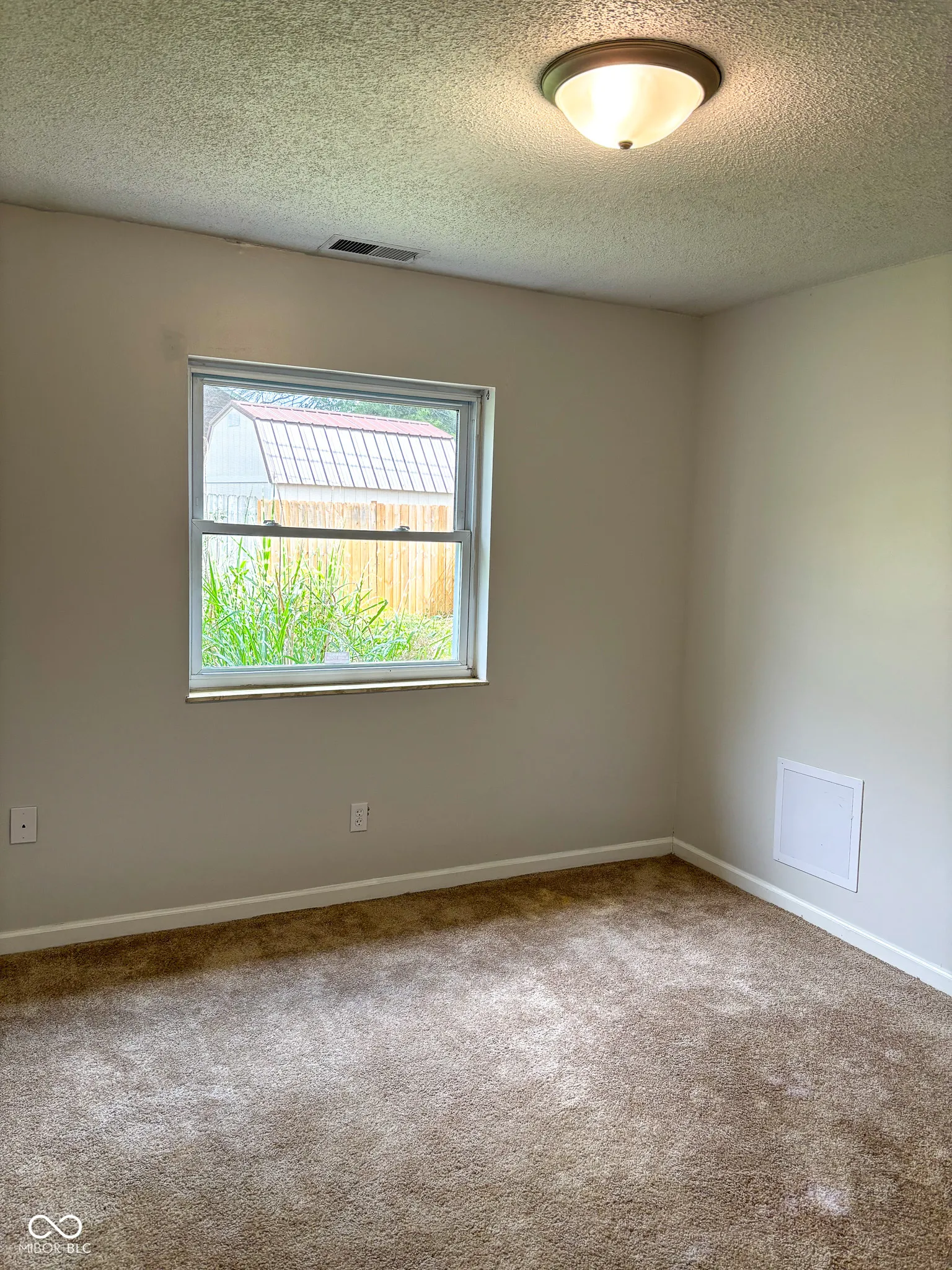 Columbus, Indiana 47201, United States, 2 Bedrooms Bedrooms, ,2 BathroomsBathrooms,Residential,Active,162664