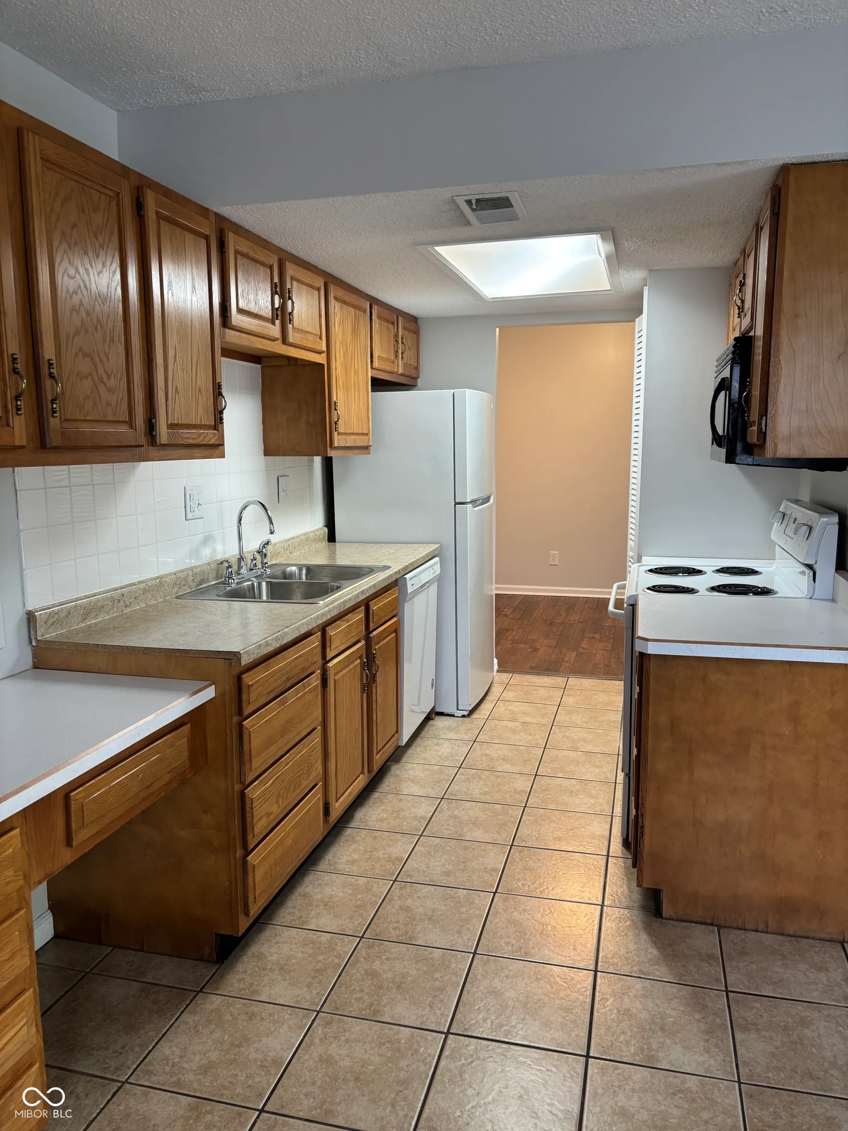 Columbus, Indiana 47201, United States, 2 Bedrooms Bedrooms, ,2 BathroomsBathrooms,Residential,Active,162664