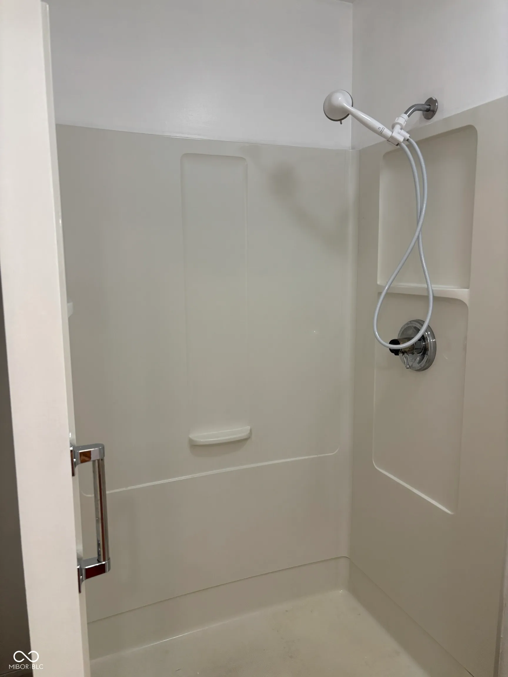 Columbus, Indiana 47201, United States, 2 Bedrooms Bedrooms, ,2 BathroomsBathrooms,Residential,Active,162664