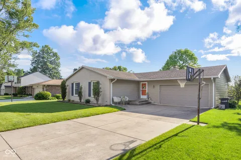 2810 Bittersweet Boulevard, Columbus, IN 47203 - MLS#: 22039204