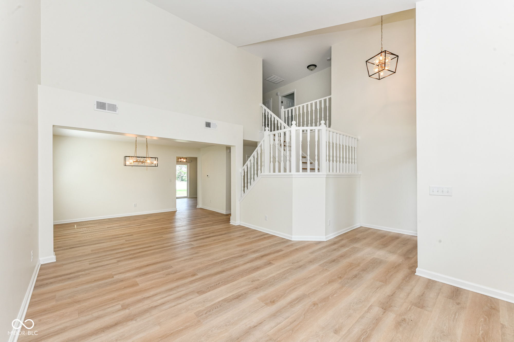 6338 Creekview Lane