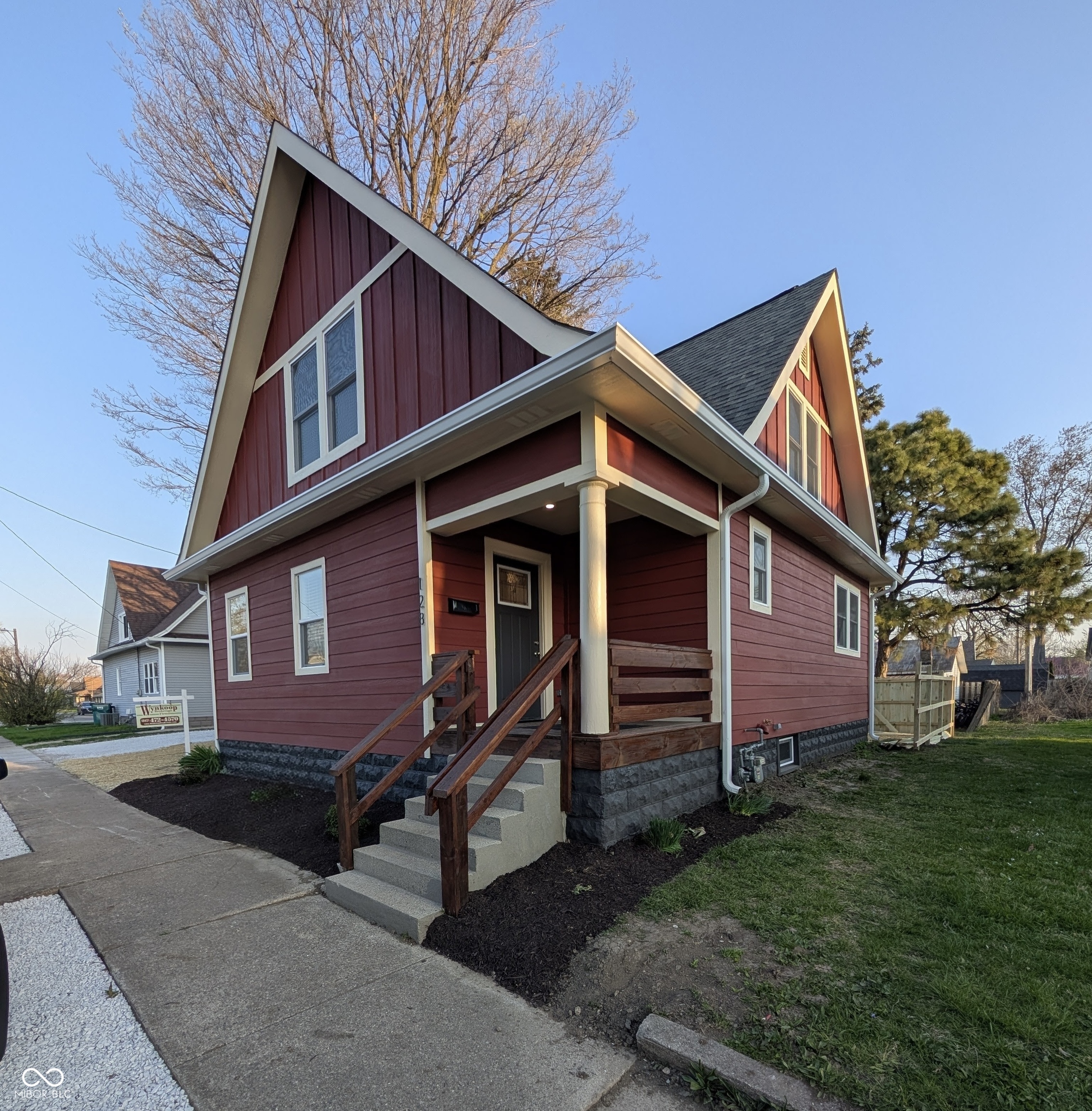 128 W Walnut Street