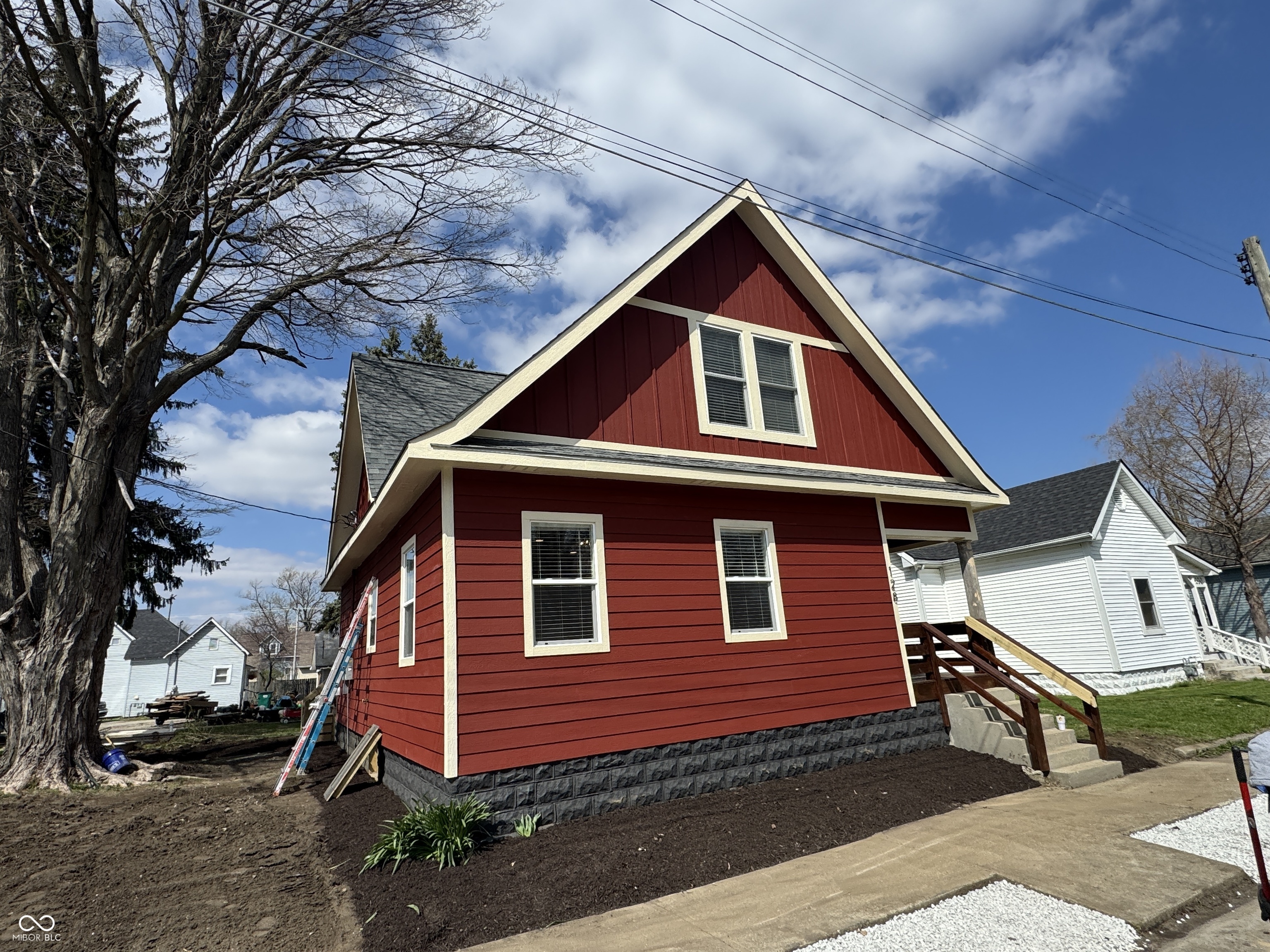 128 W Walnut Street