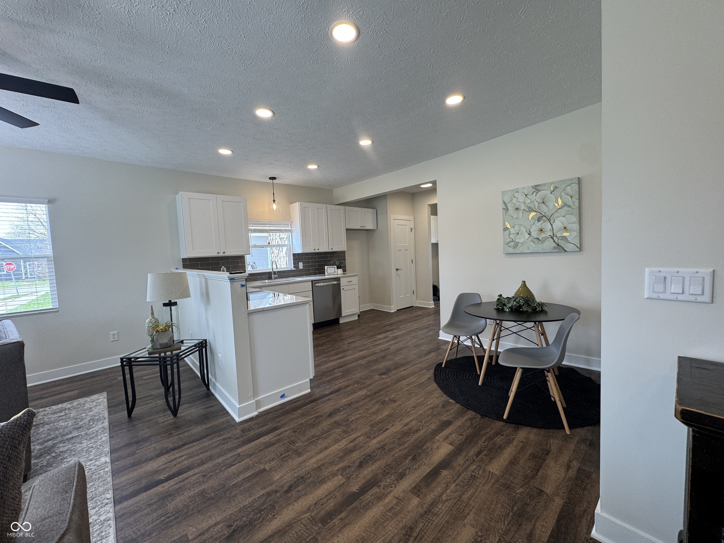 128 W Walnut Street