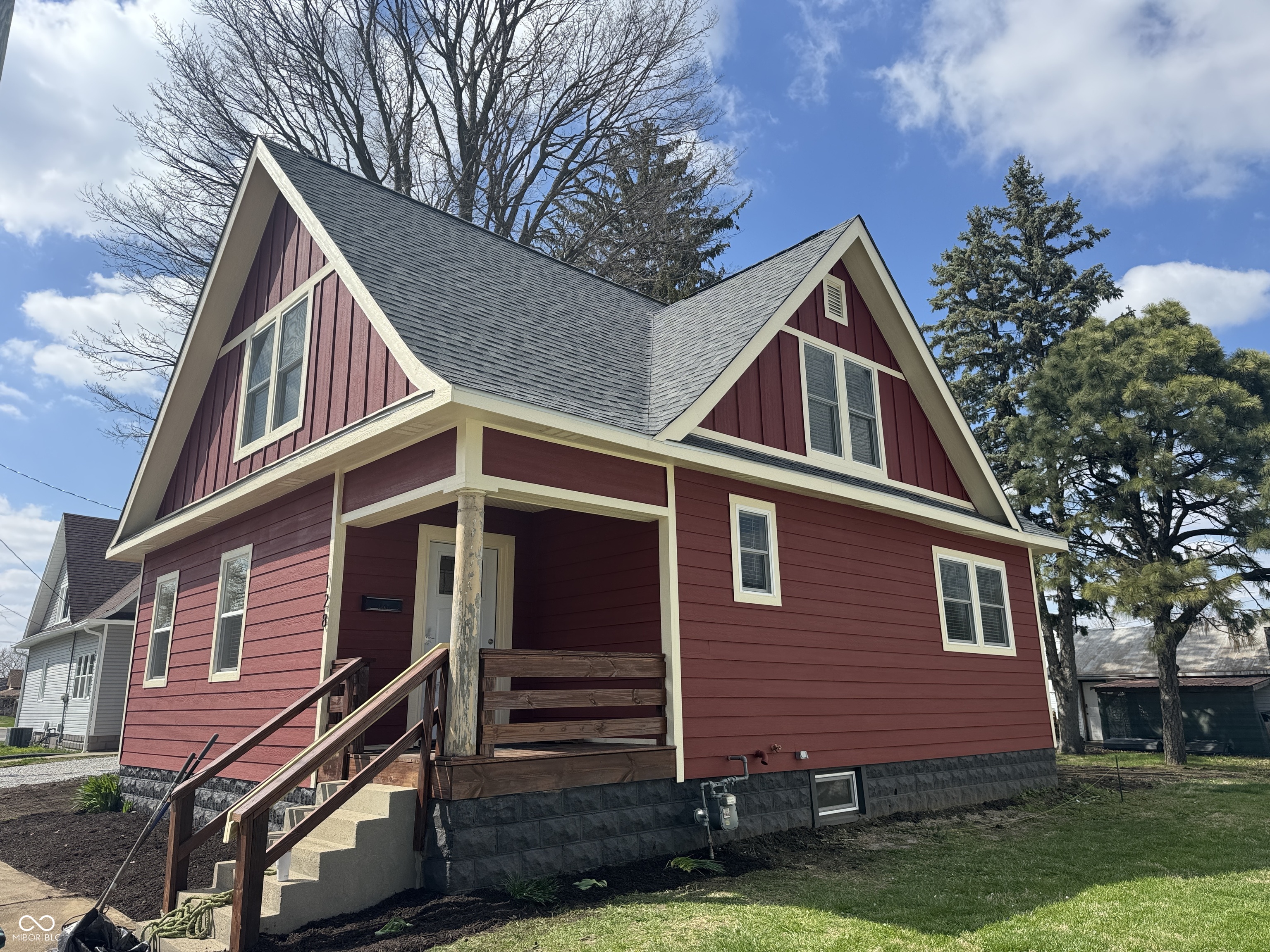 128 W Walnut Street