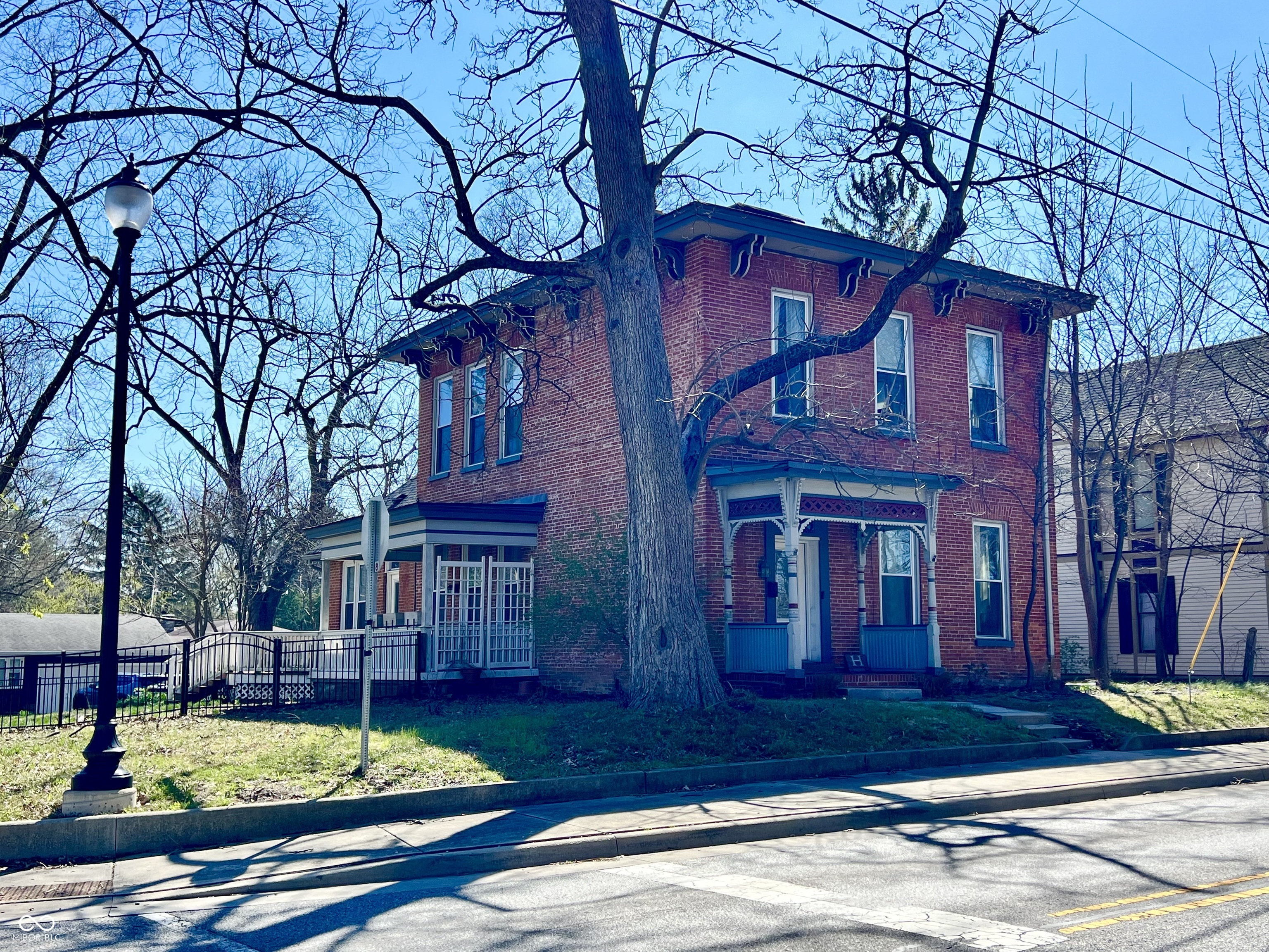 99 N Forsythe Street