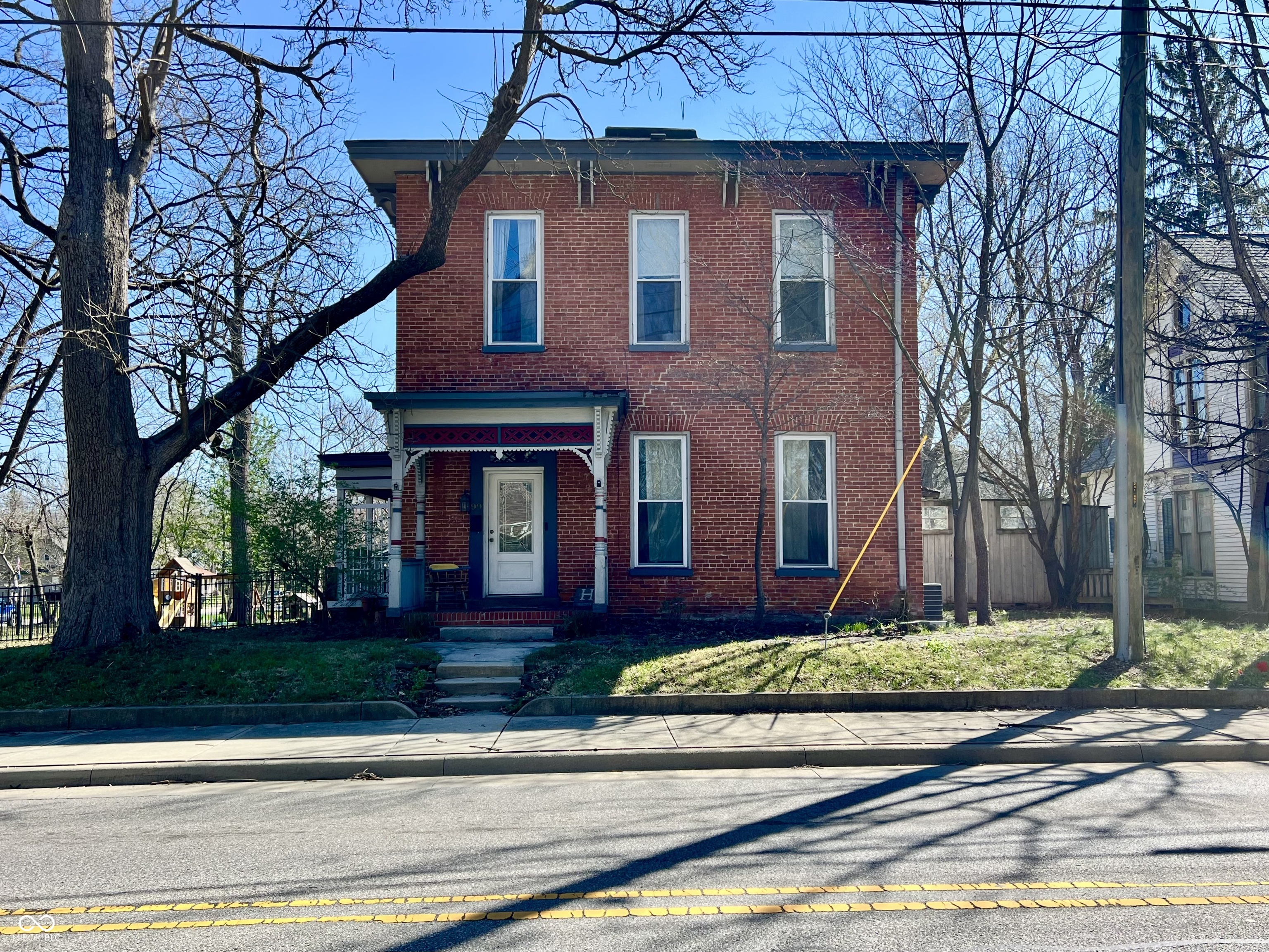 99 N Forsythe Street