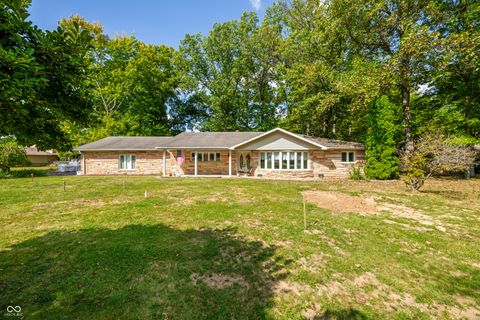 Photo of 4194 E West Point Court, Martinsville, IN 46151 (MLS # 22065405)